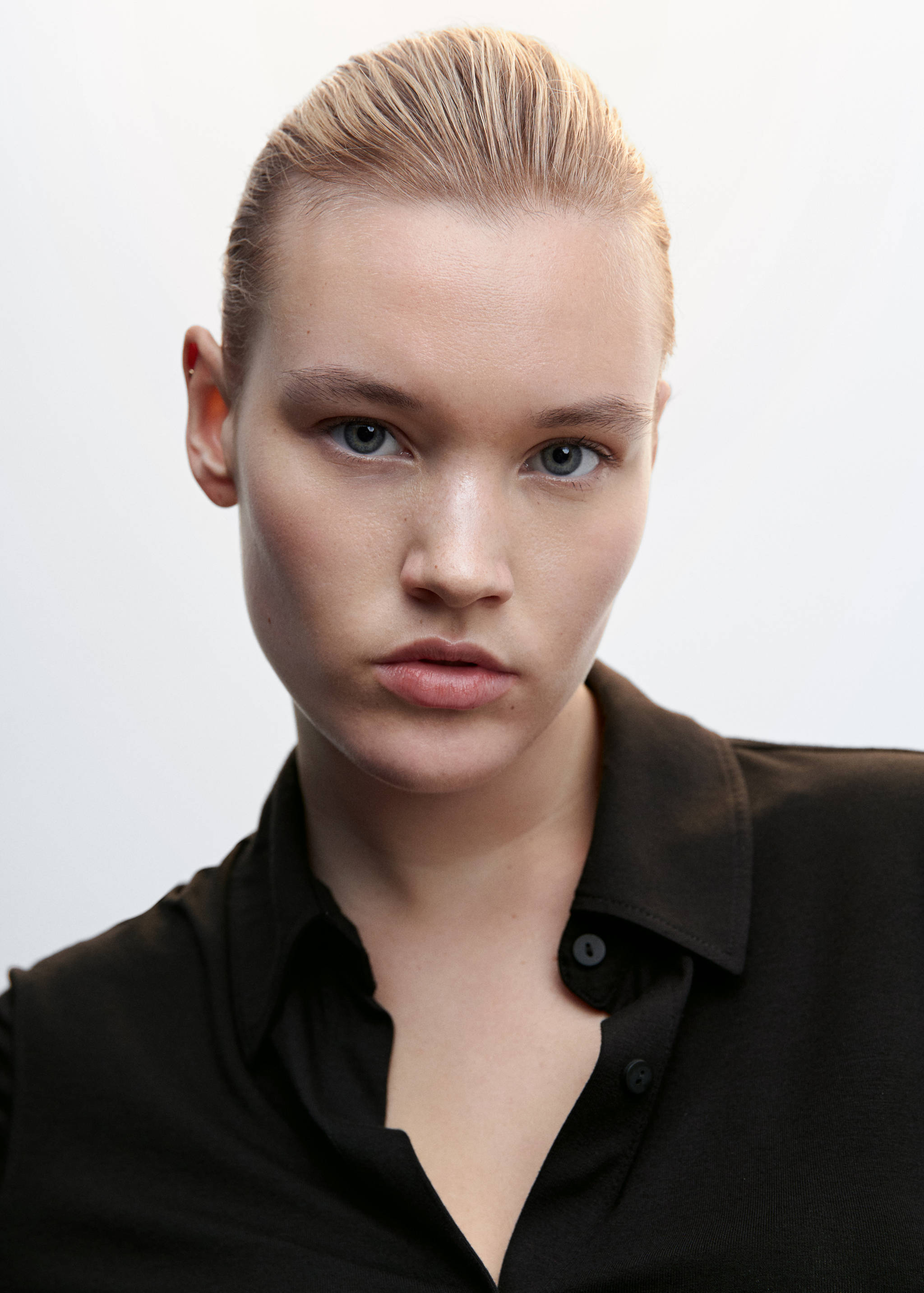 Fließende Bluse mit Knöpfen - Detail des Artikels 4