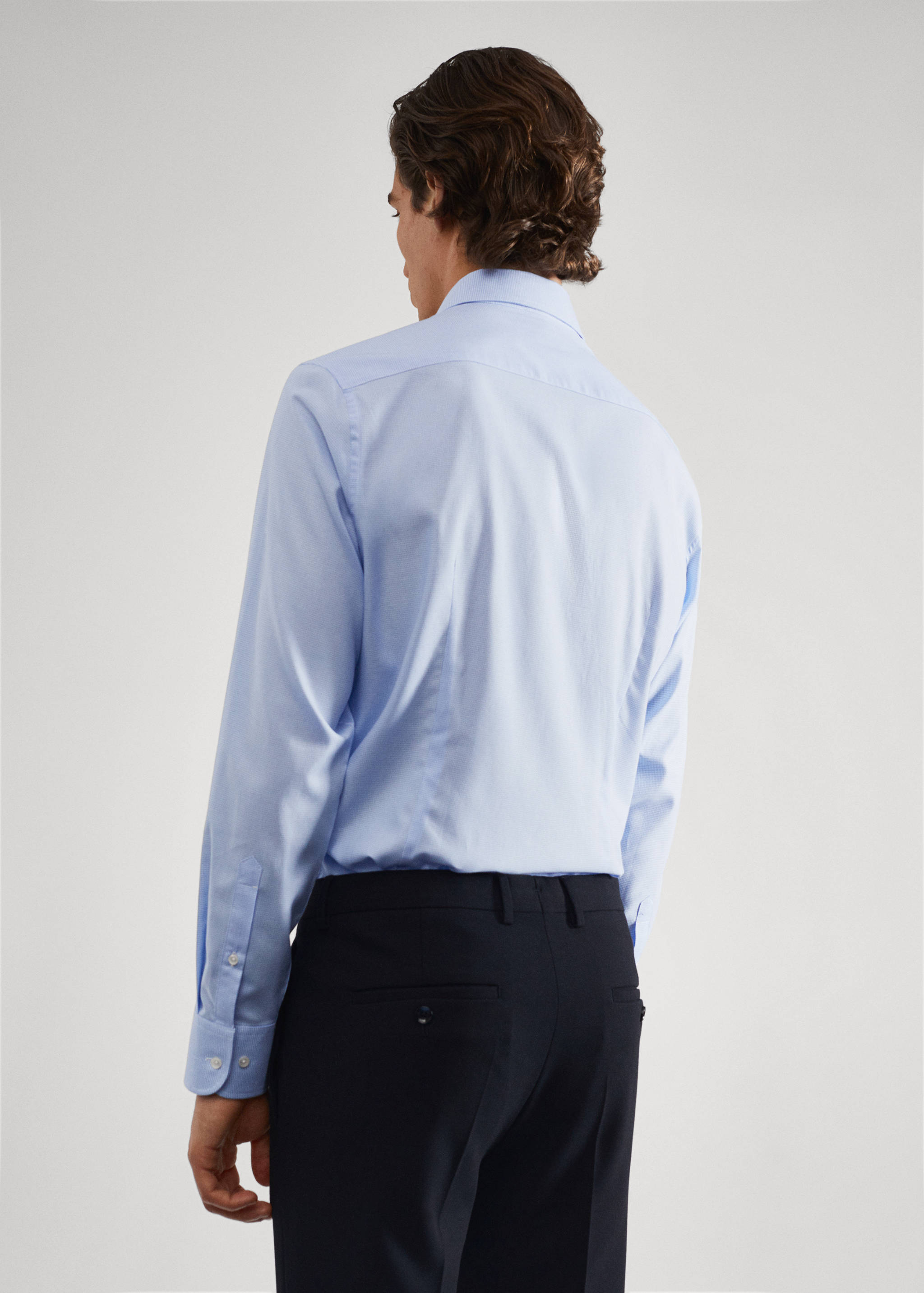 Camisa de fato slim fit de microestrutura - Verso do artigo