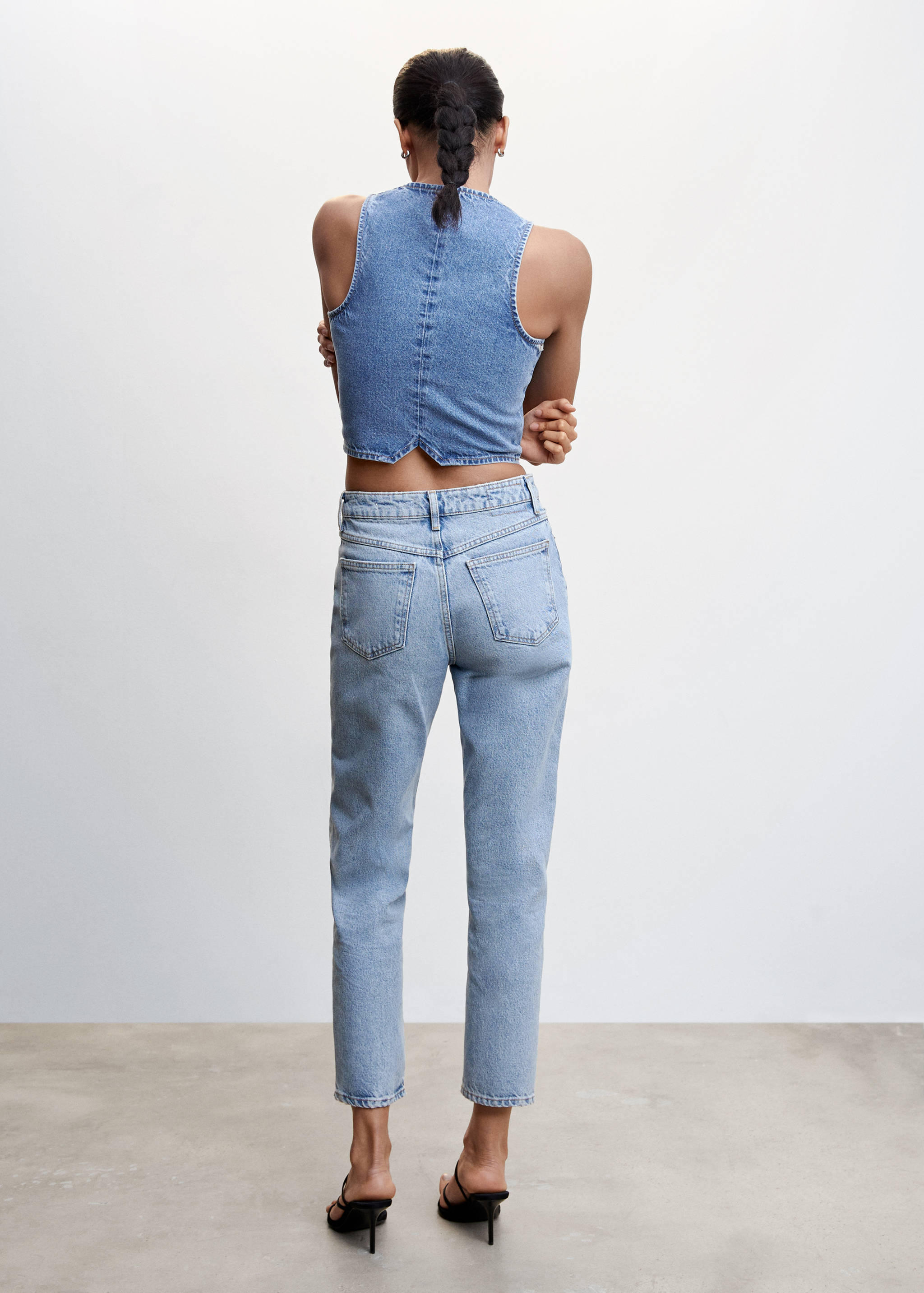 Mom high-waist jeans - Reverse of the article