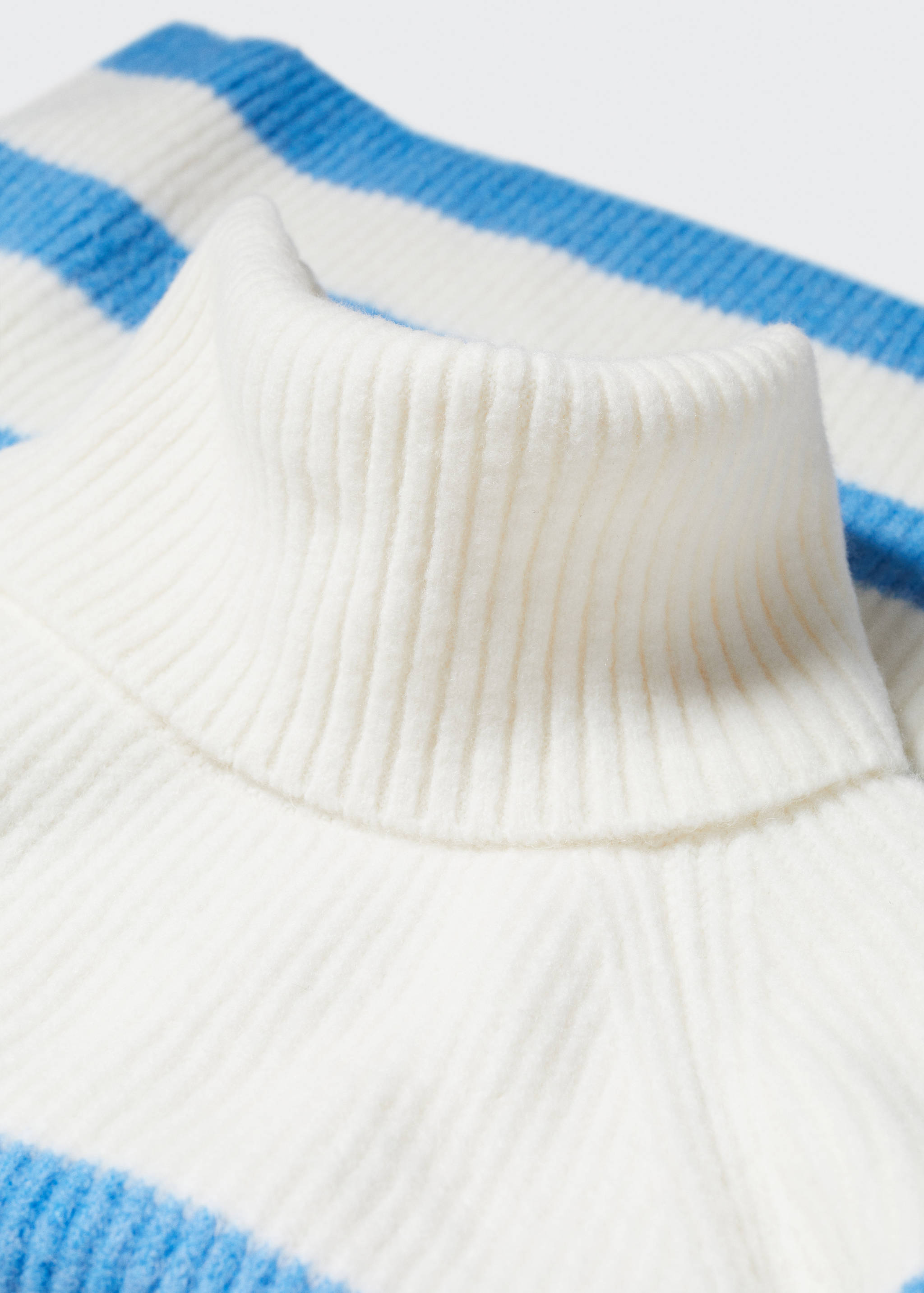 Gestreifter Rollkragenpullover - Detail des Artikels 8