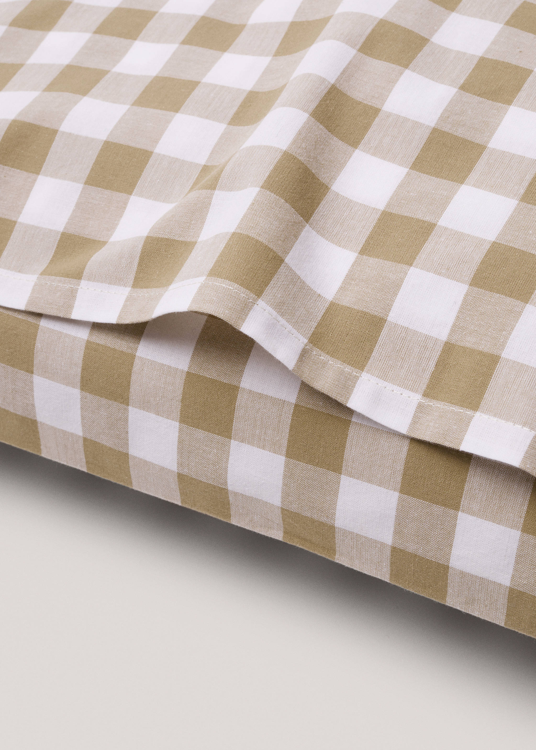 100% cotton gingham check cushion covers 60x60cm (Pack of 2) - Details of the article 2
