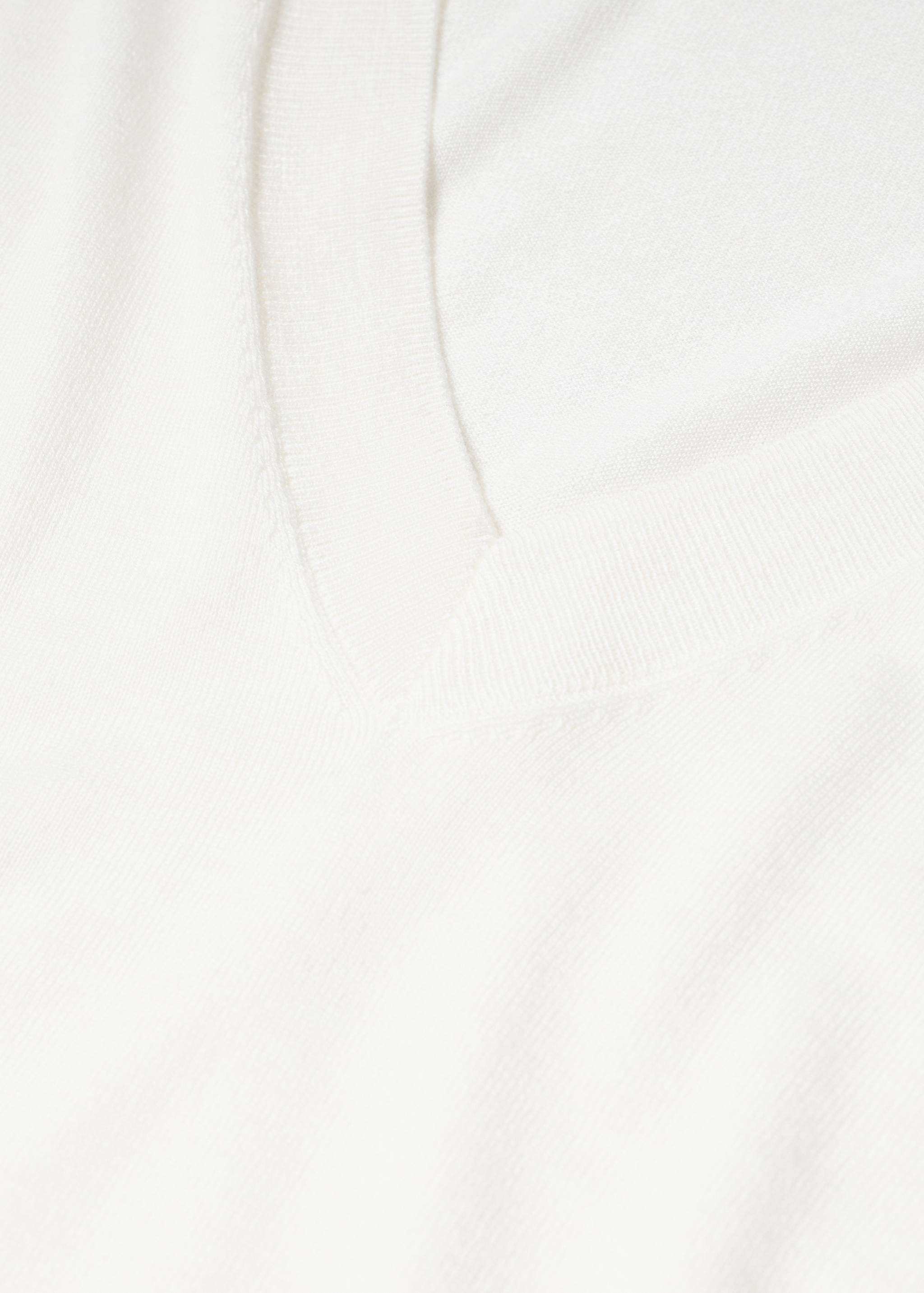 Fine-knit V-neck sweater - Details of the article 8