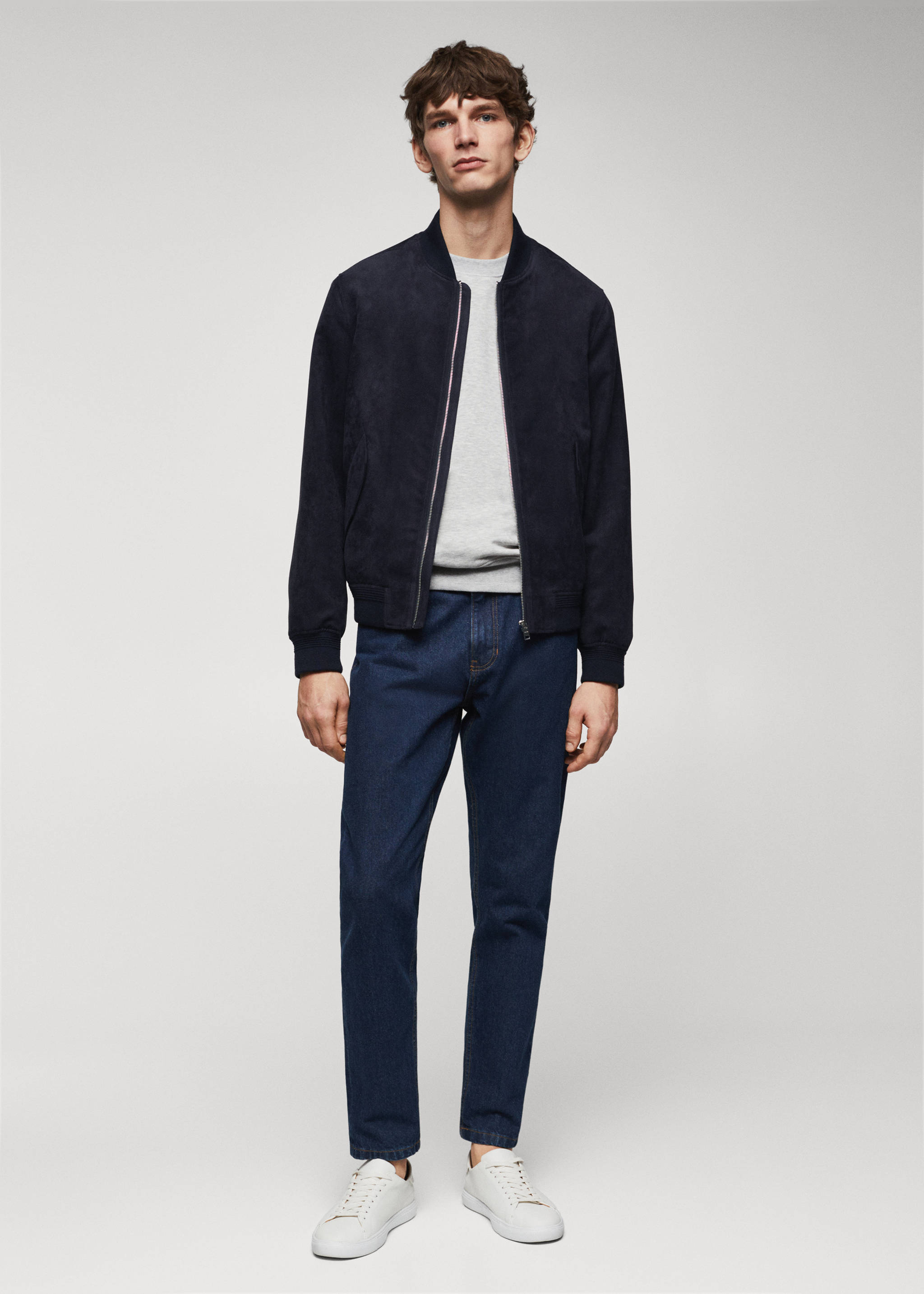 Caçadora bomber efecte pell girada - Pla general