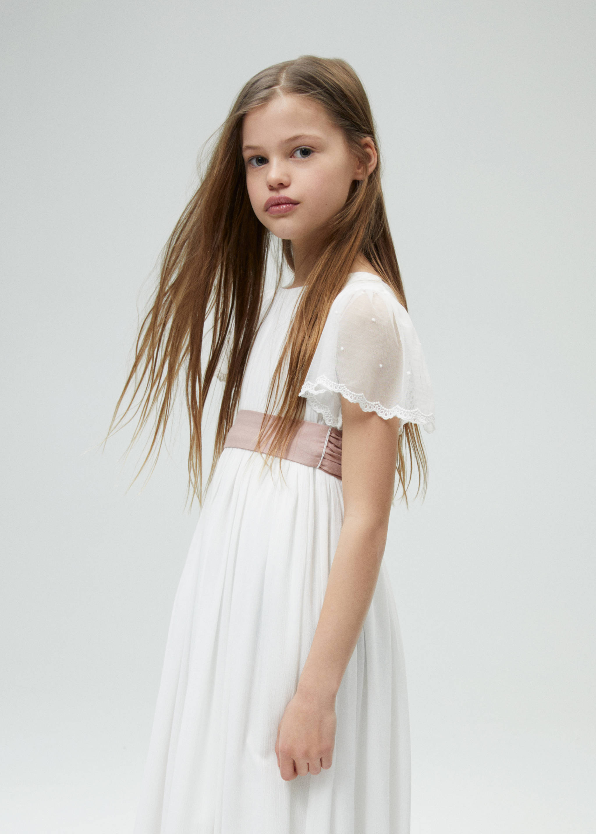 Long dress with bow - General plane