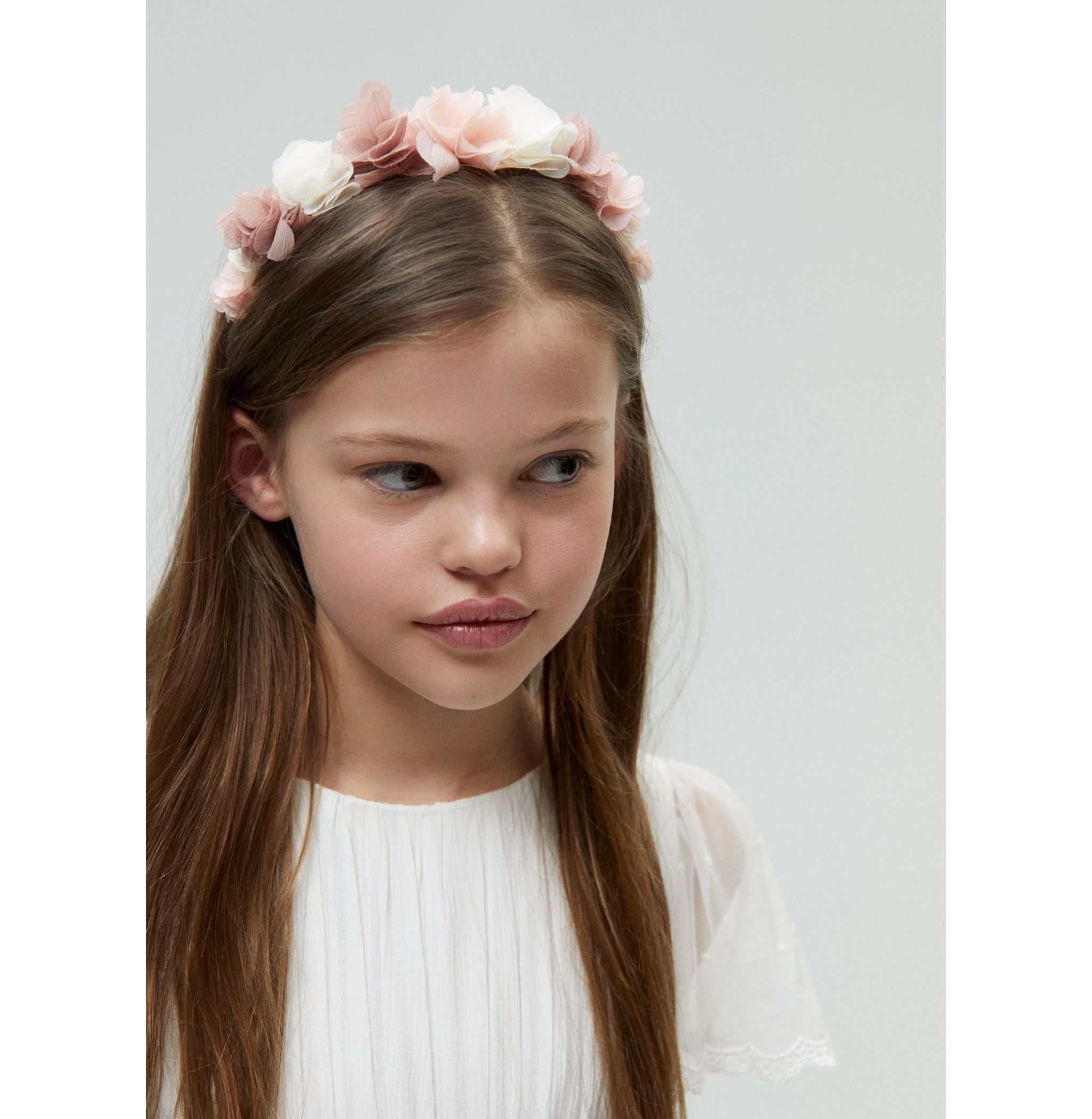 Headband with embossed flowers - General plane