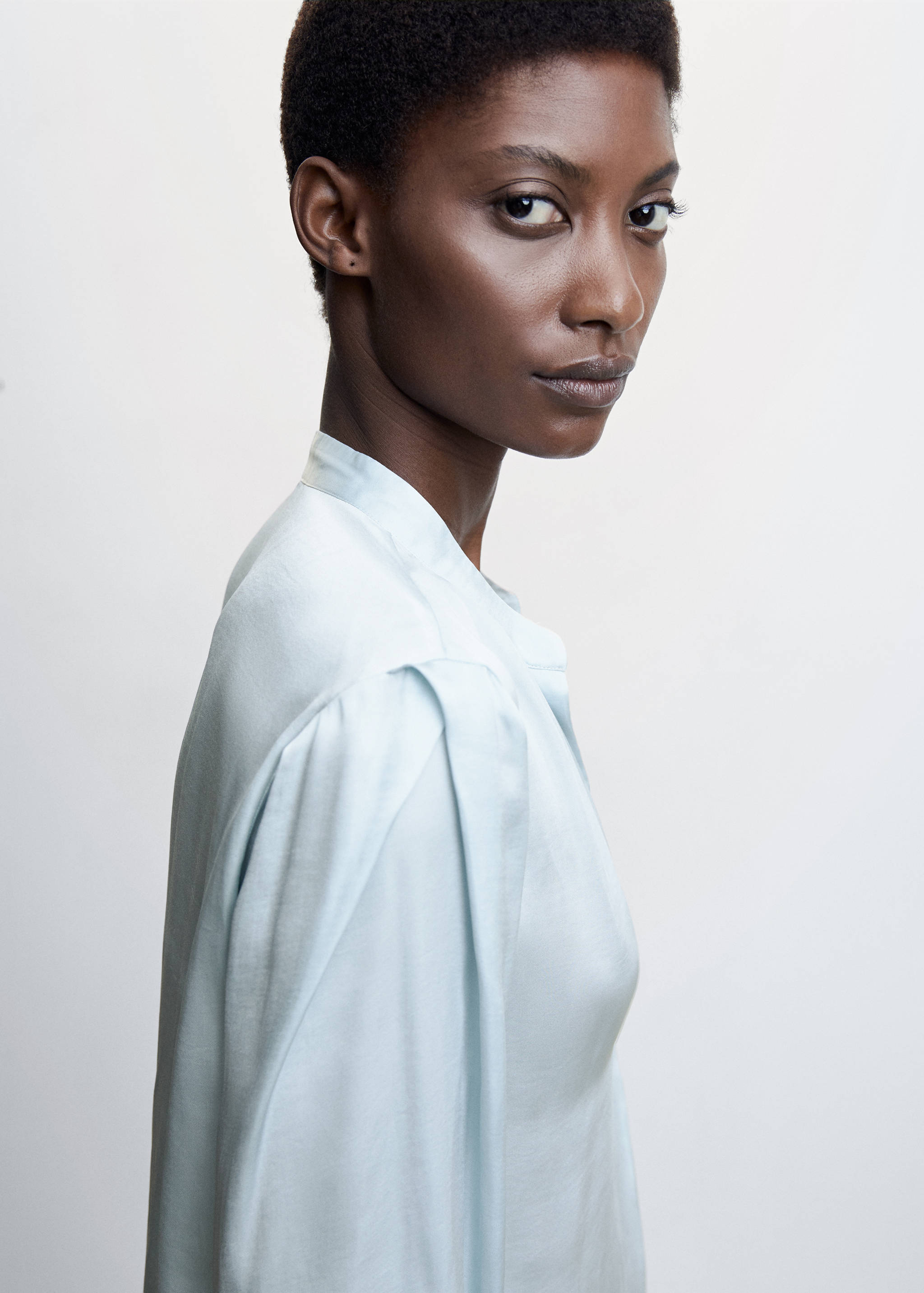 Saténová blůza se stojáčkem - Detail zboží 1