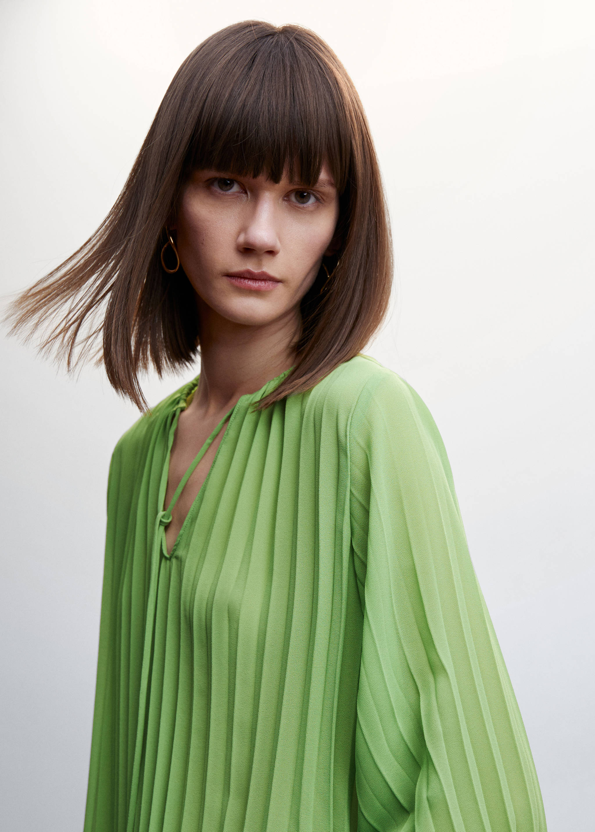 Pleated blouse with puffed sleeves - Details of the article 1