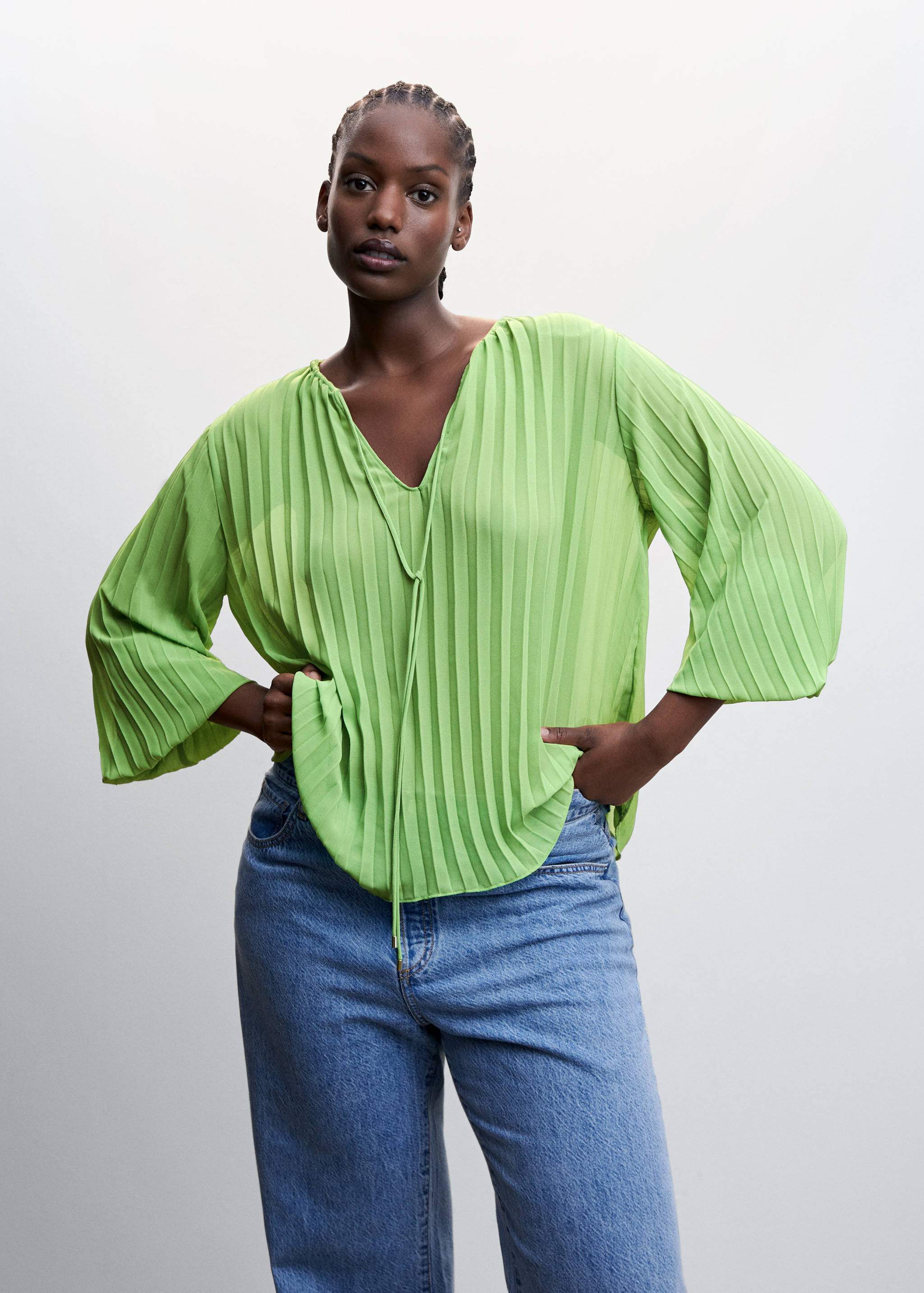 Pleated blouse with puffed sleeves - Details of the article 5