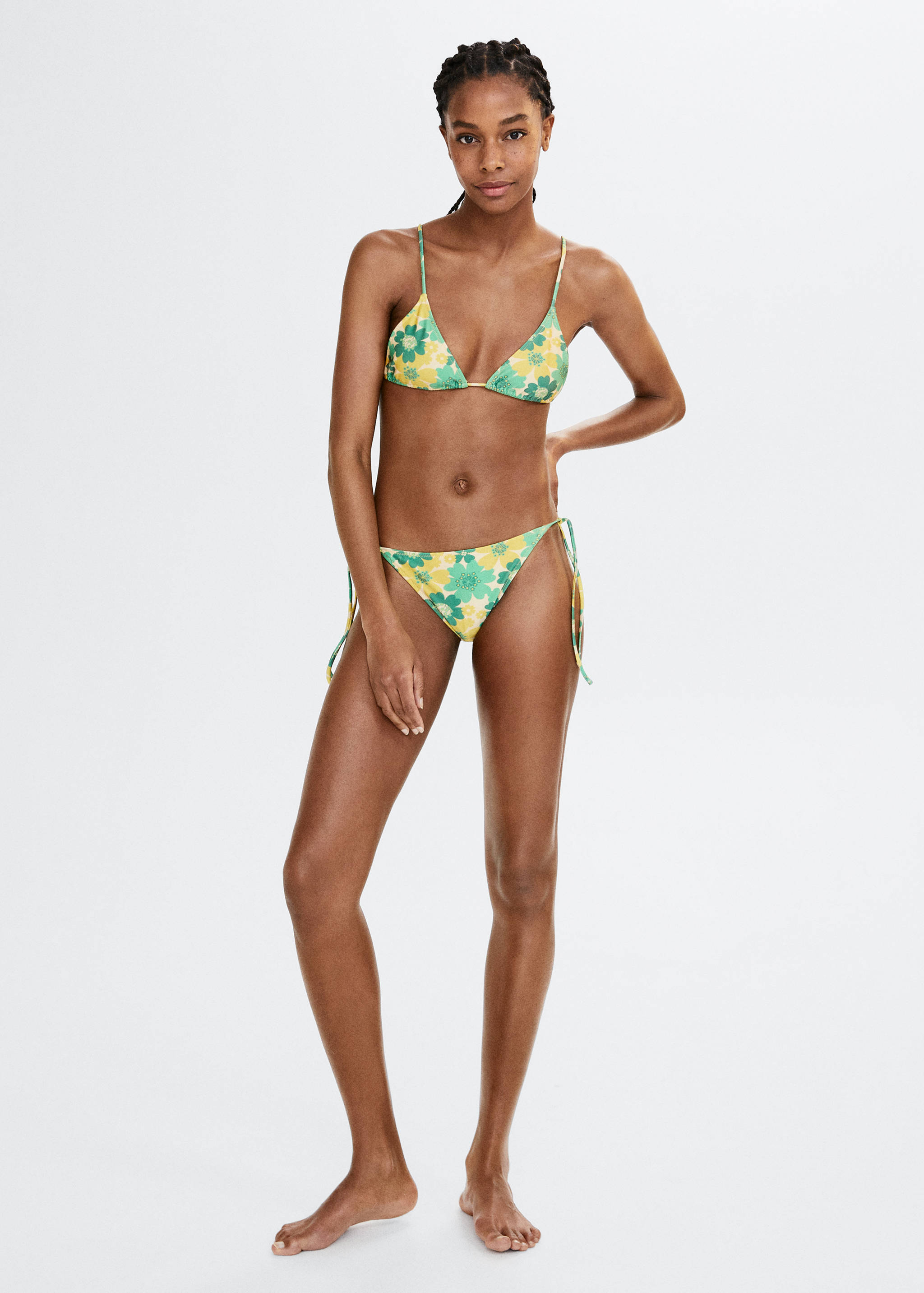 Cuequinha de biquíni clássica com laços - Plano geral