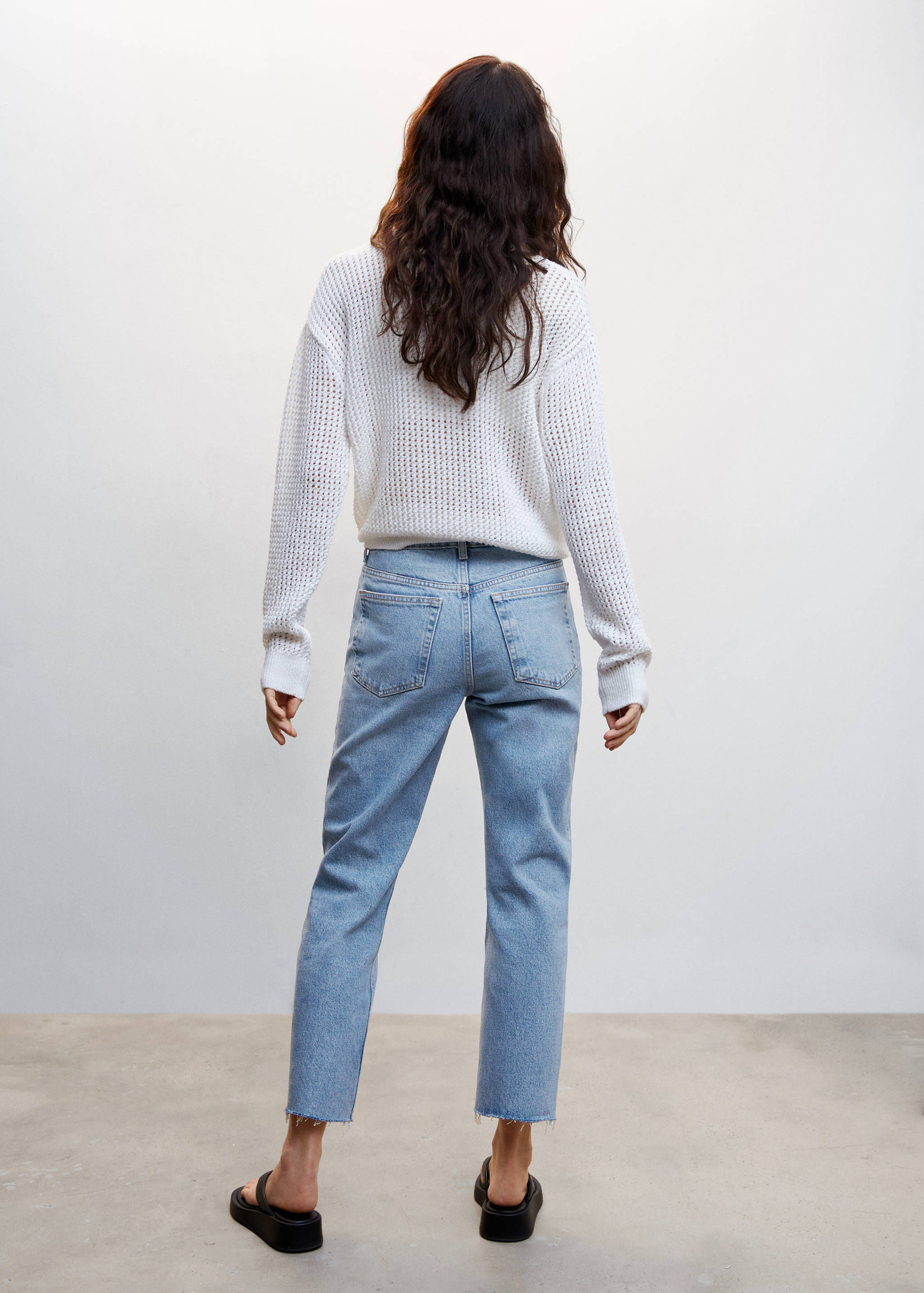 Straight jeans with frayed hem   - Reverse of the article