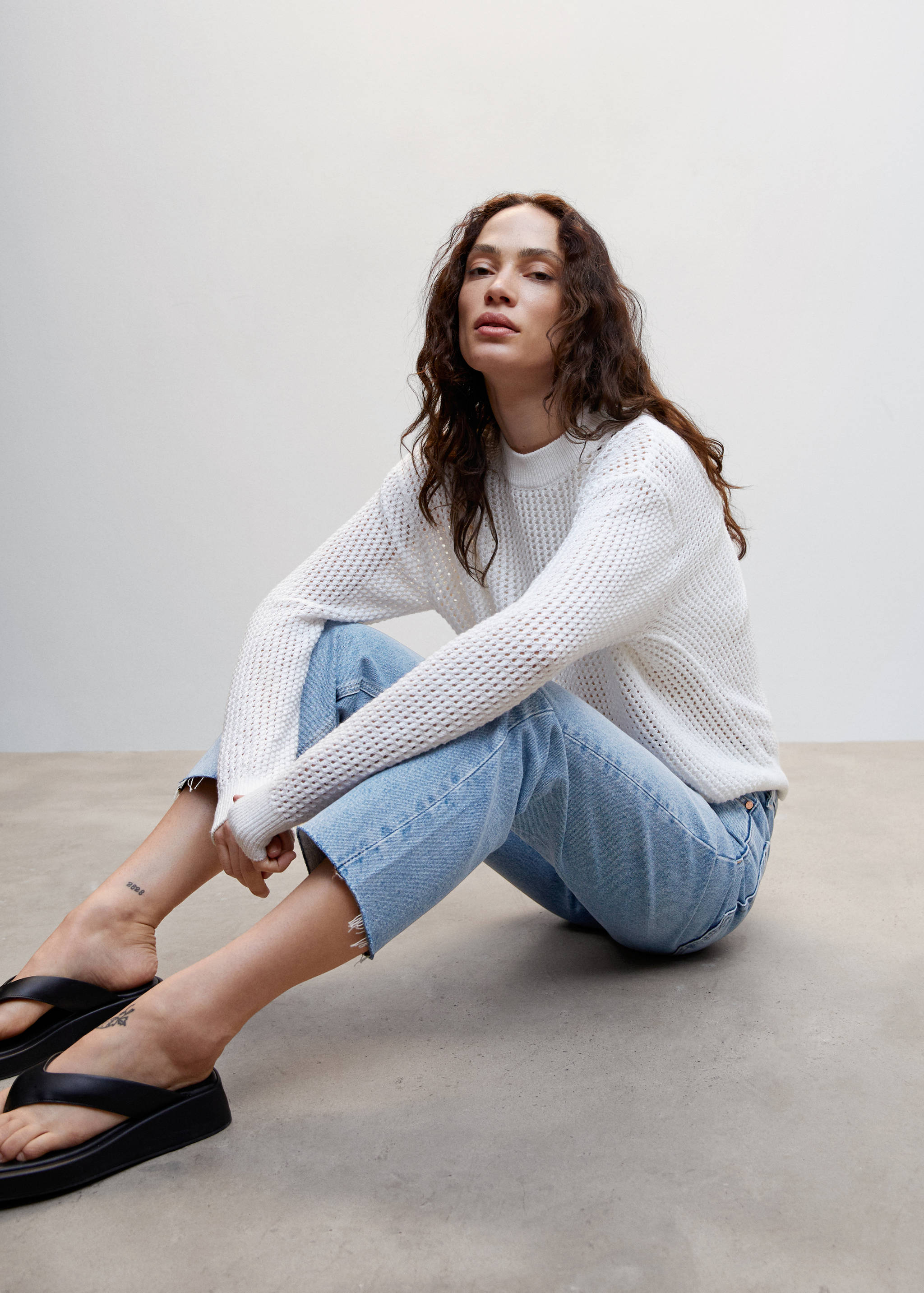 Straight jeans with frayed hem   - Details of the article 2