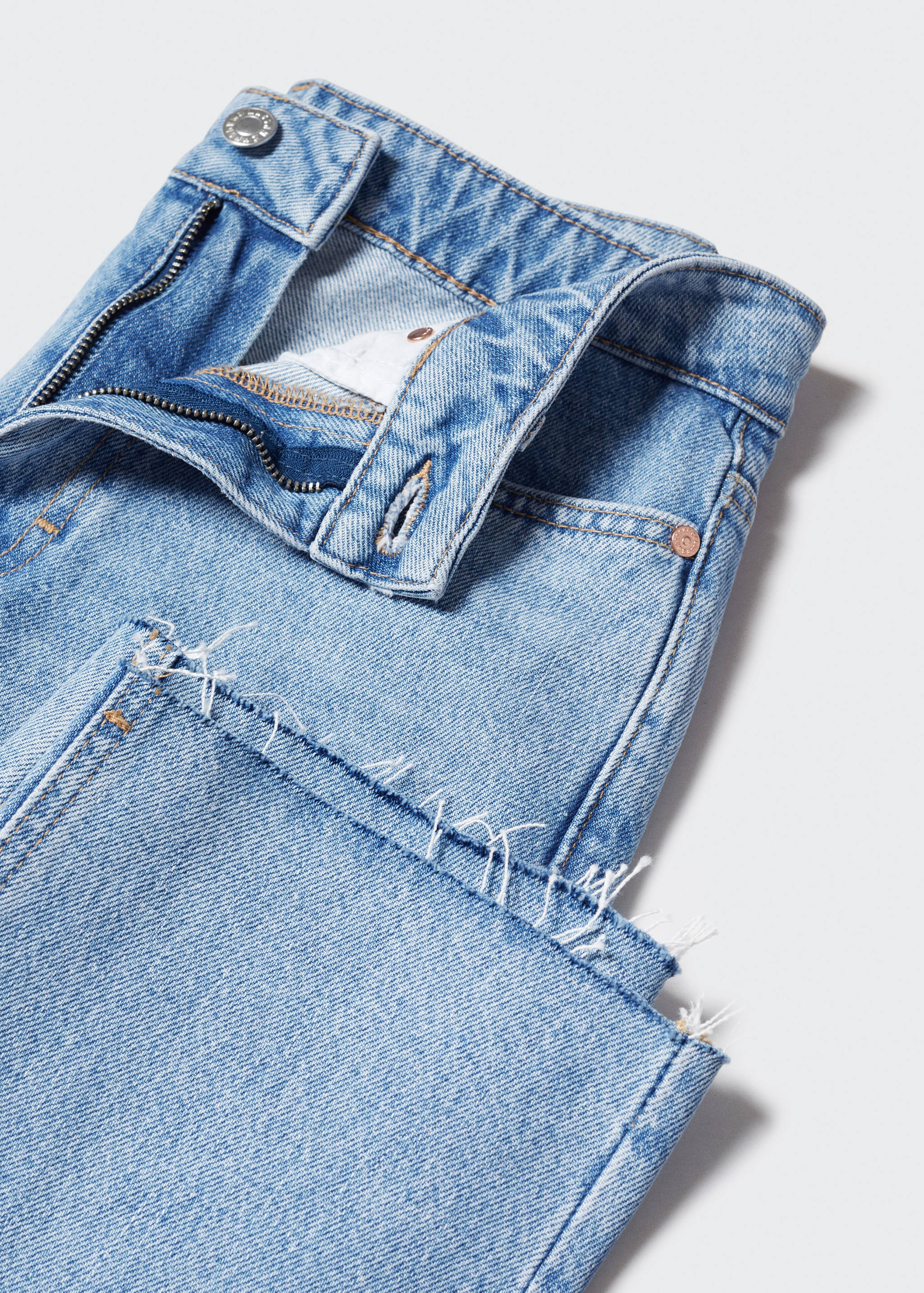 Straight jeans with frayed hem   - Details of the article 8