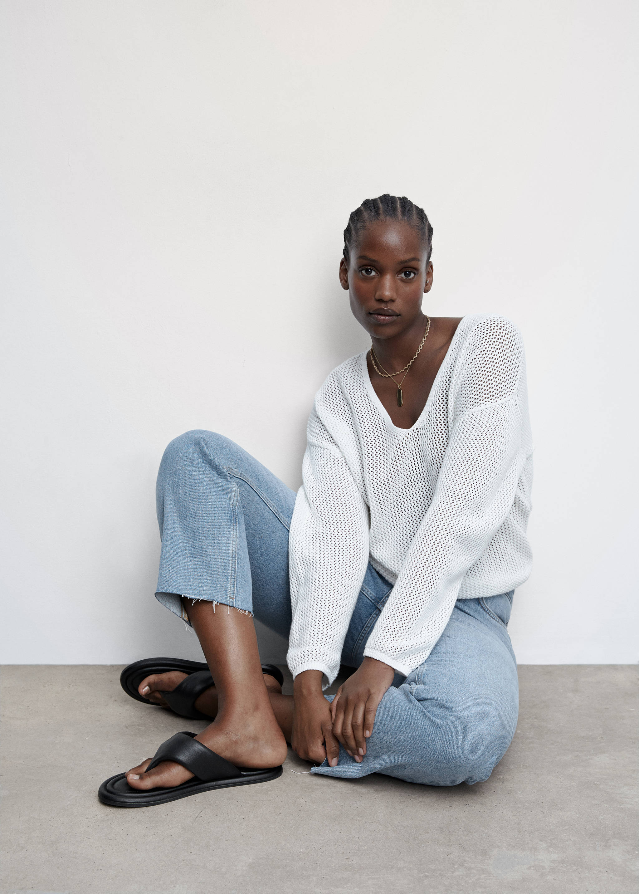 Straight jeans with frayed hem   - Details of the article 4