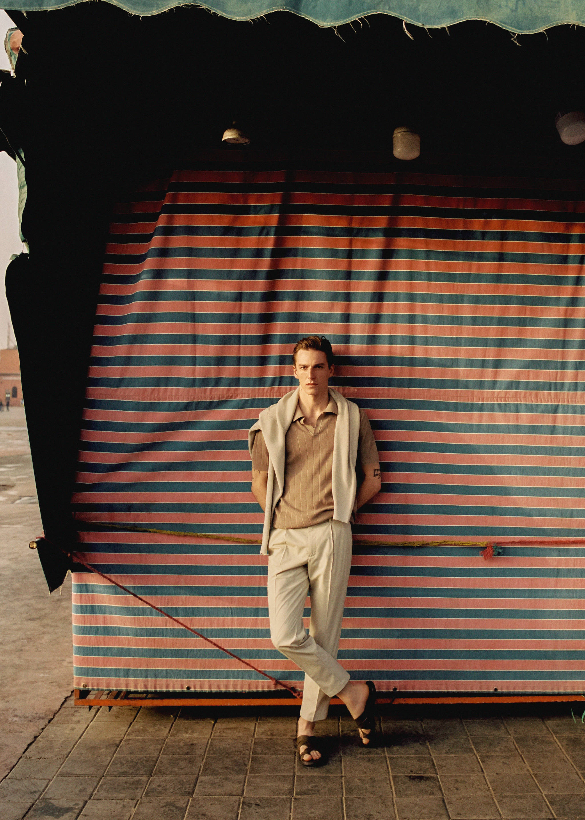 Cotton pleated trousers - Details of the article 5