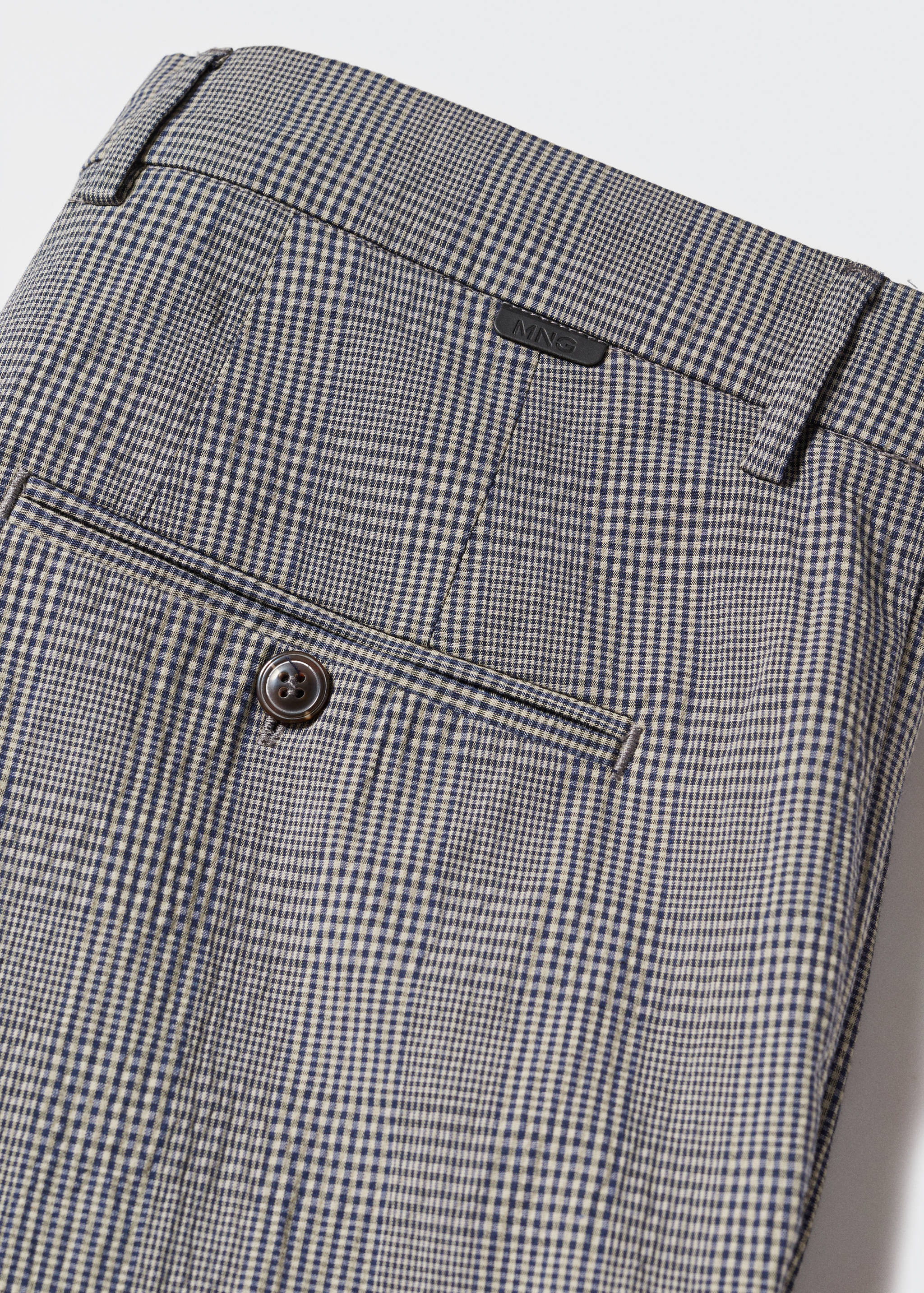 Check pleated trousers - Details of the article 8