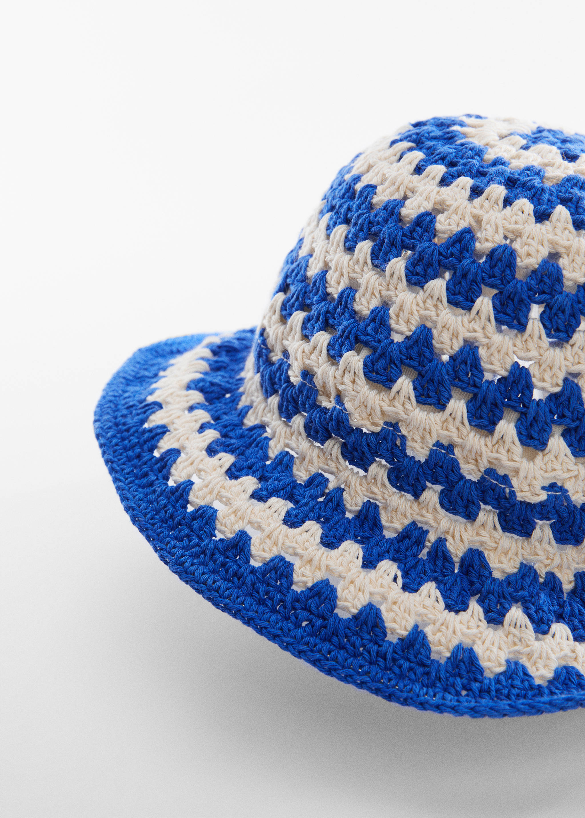 Crochet bucket hat - Medium plane
