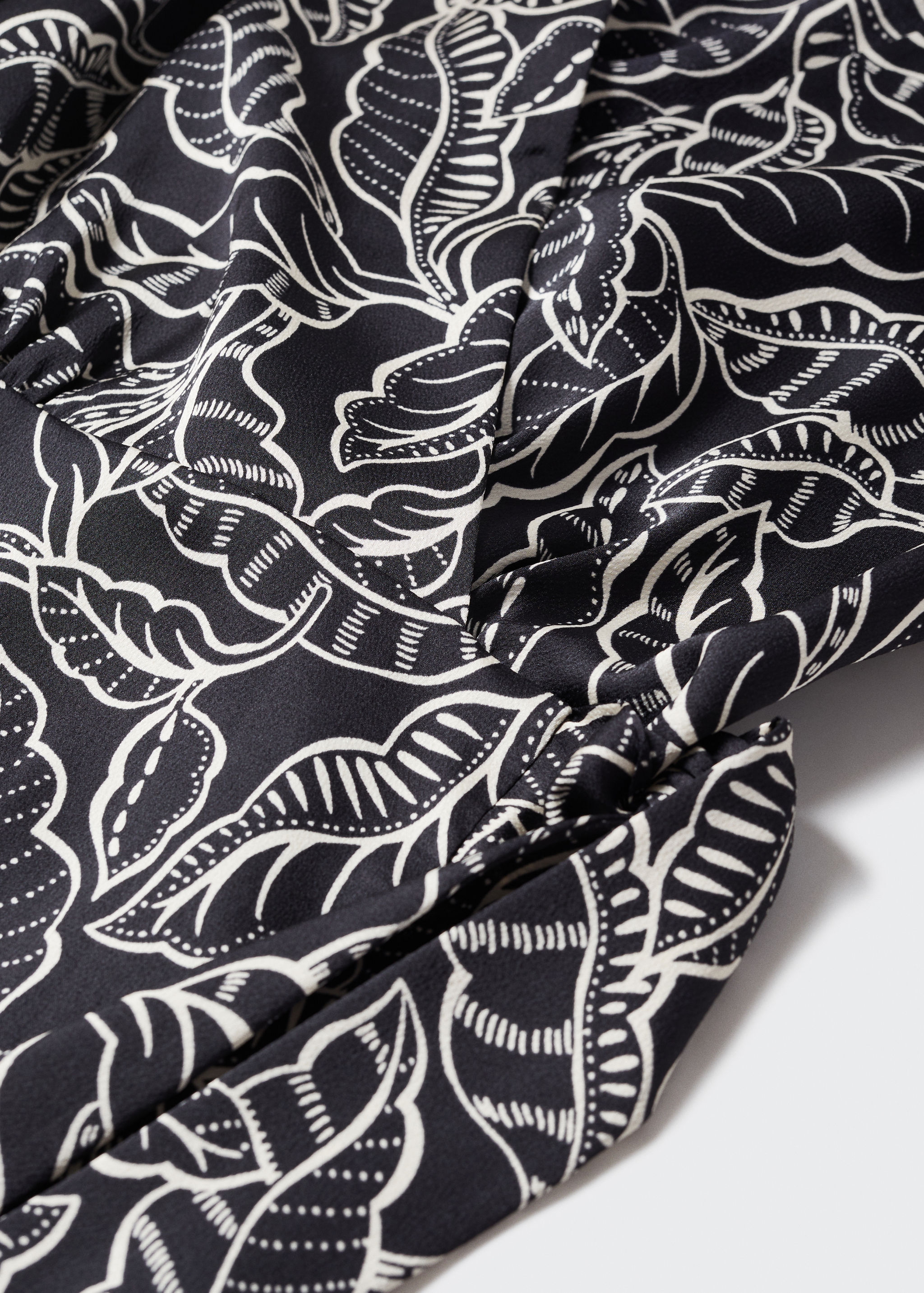 Print wrap dress - Details of the article 8