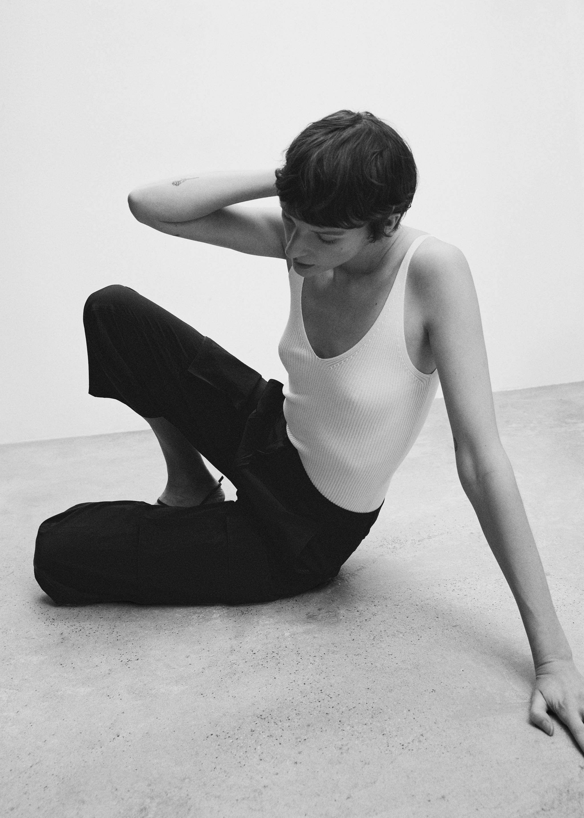 Top punto escote pico - Detalle del artículo 2