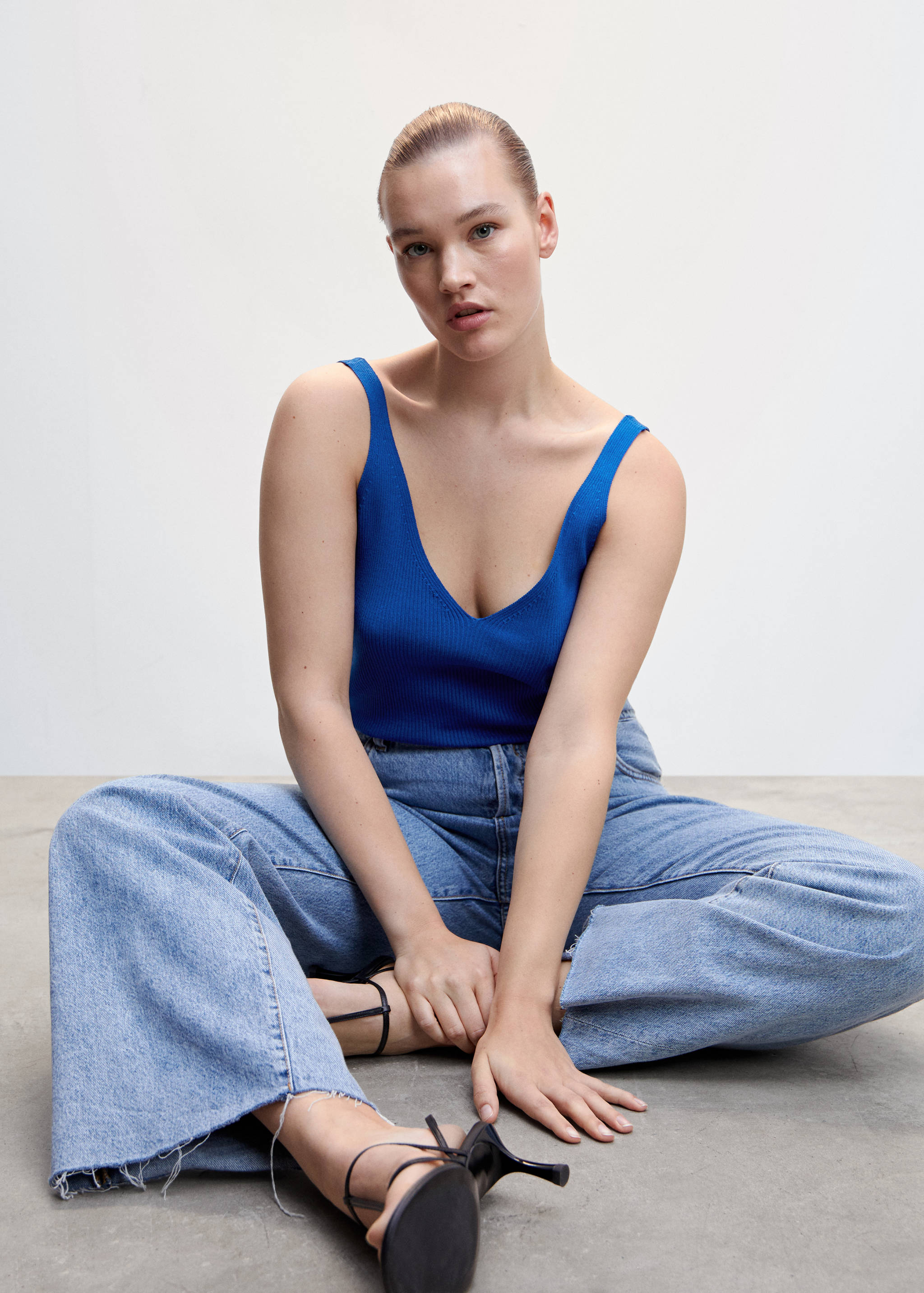 Top punto escote pico - Detalle del artículo 4