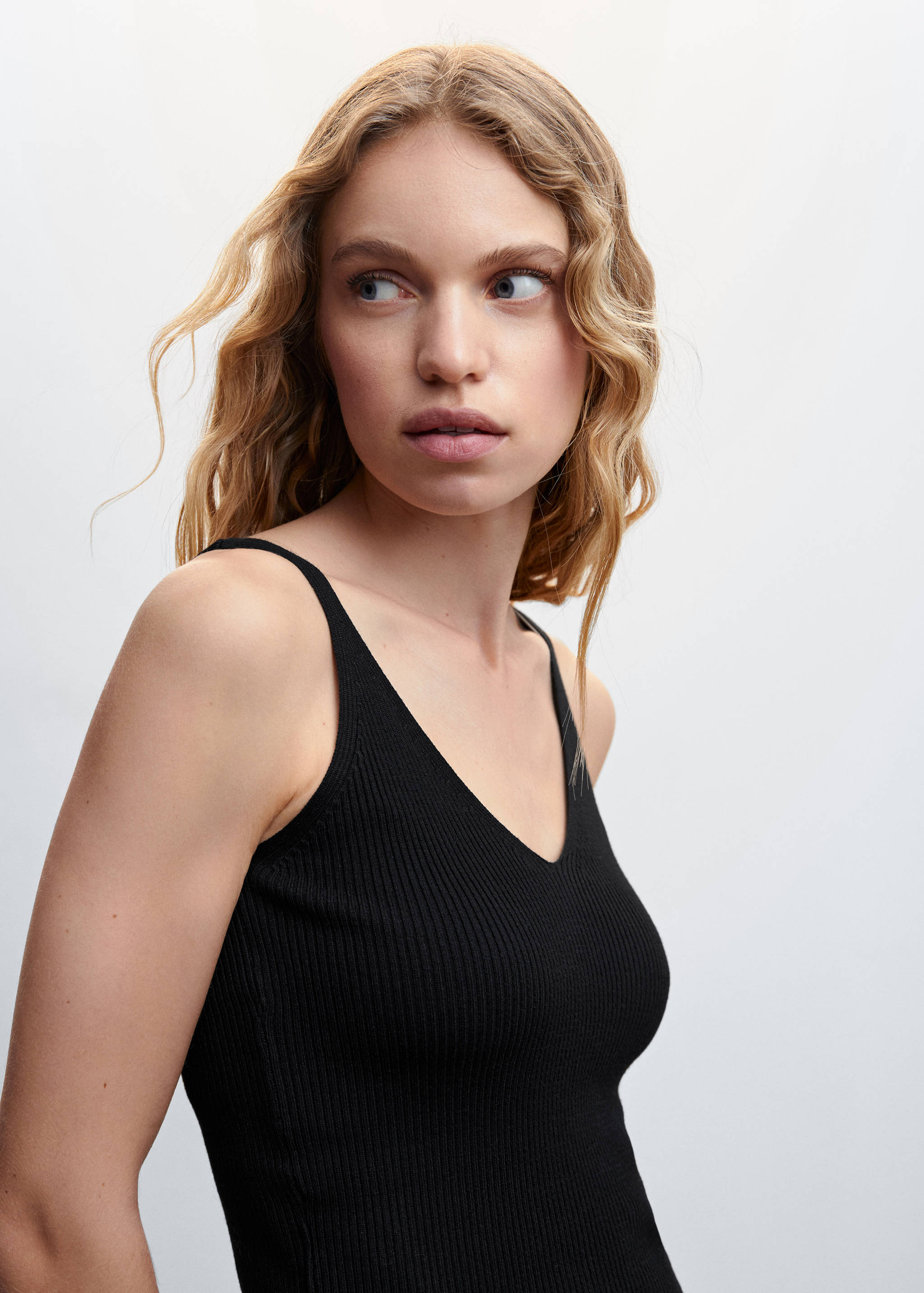 Top punto escote pico - Detalle del artículo 1