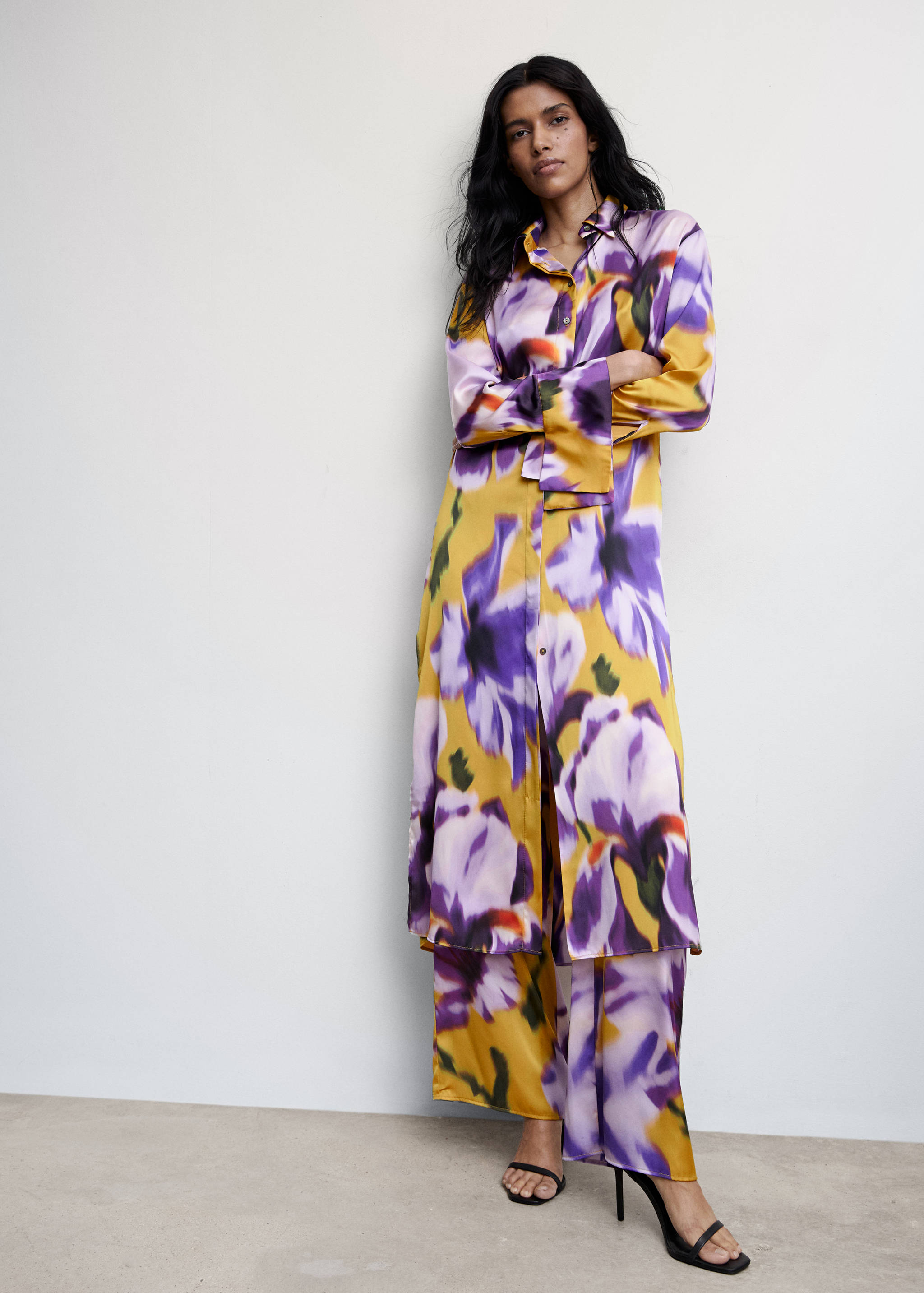 Hemdblusenkleid mit Blumenmotiv - Detail des Artikels 2