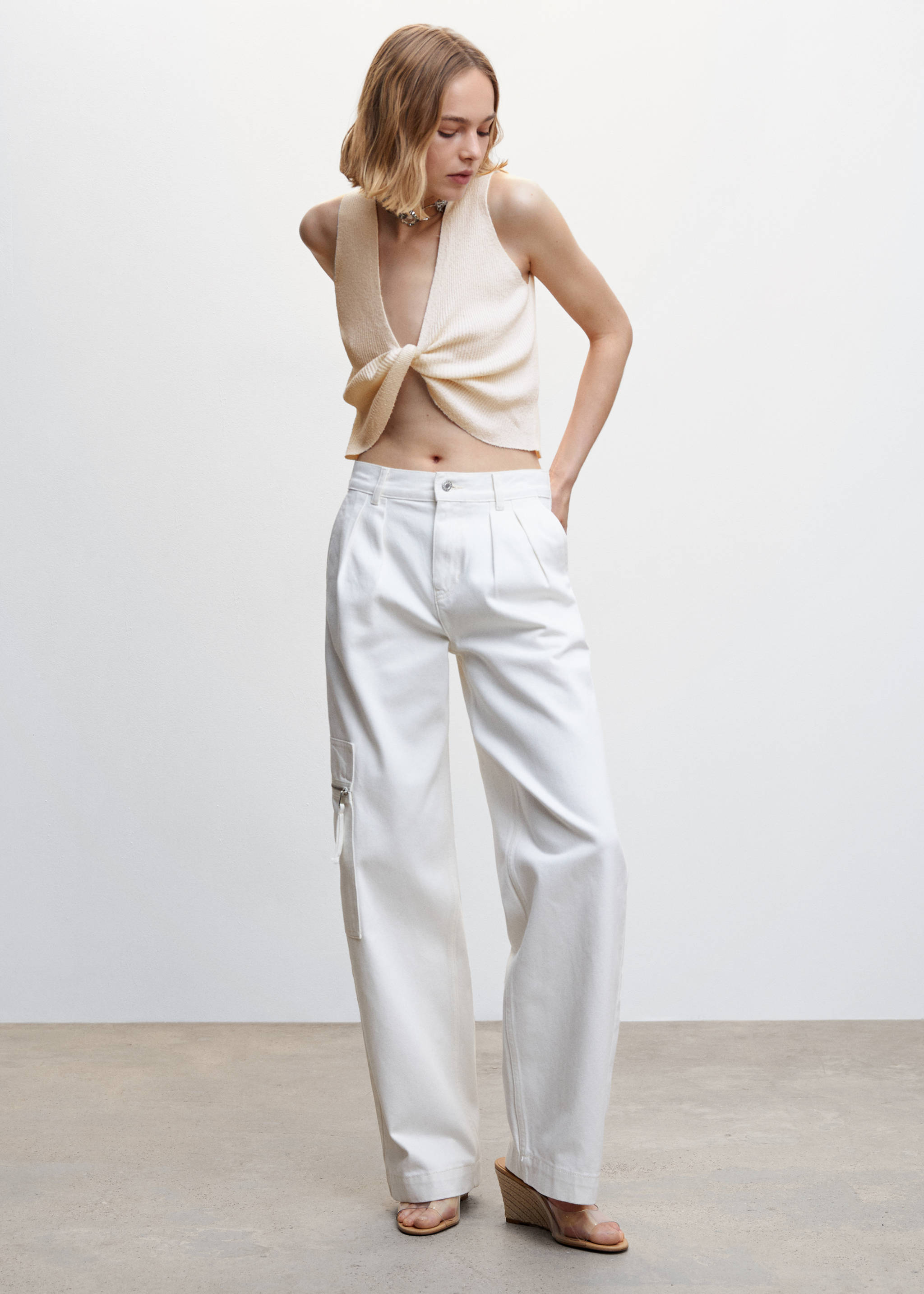 Knitted top with knot detail - General plane