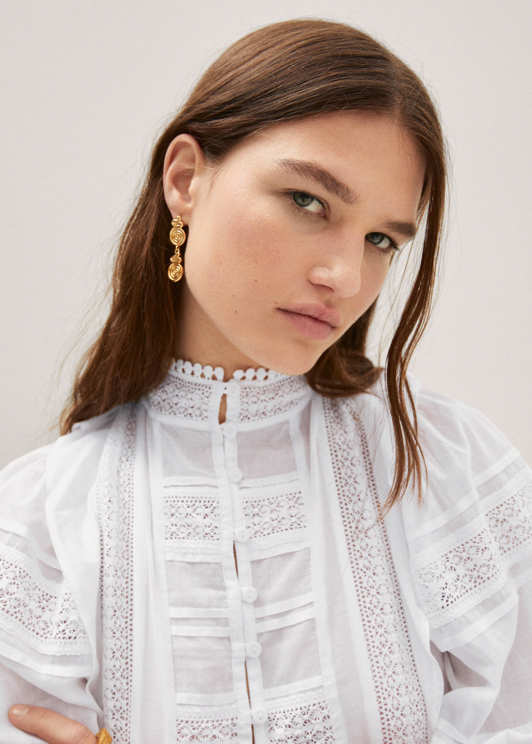 Besticktes Kleid mit Ballonärmeln - Detail des Artikels 6