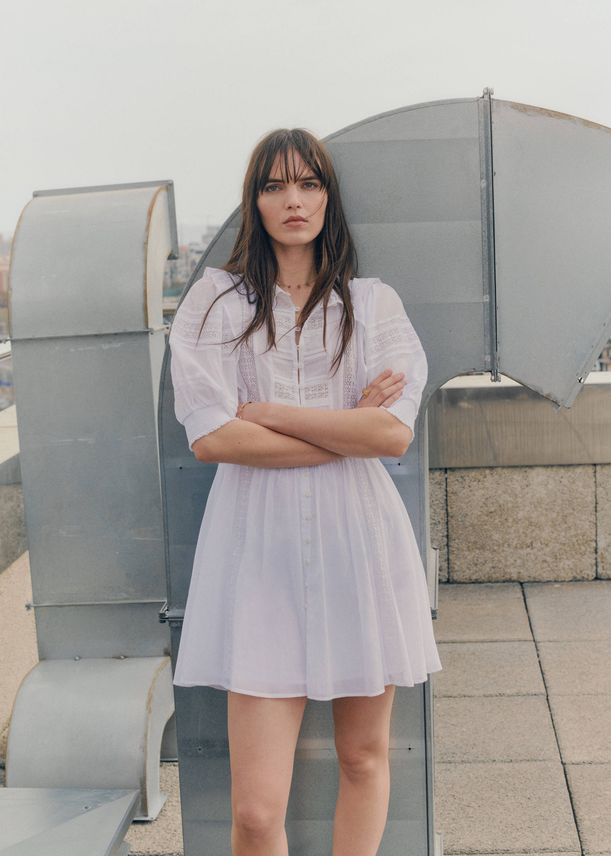 Besticktes Kleid mit Ballonärmeln - Detail des Artikels 7