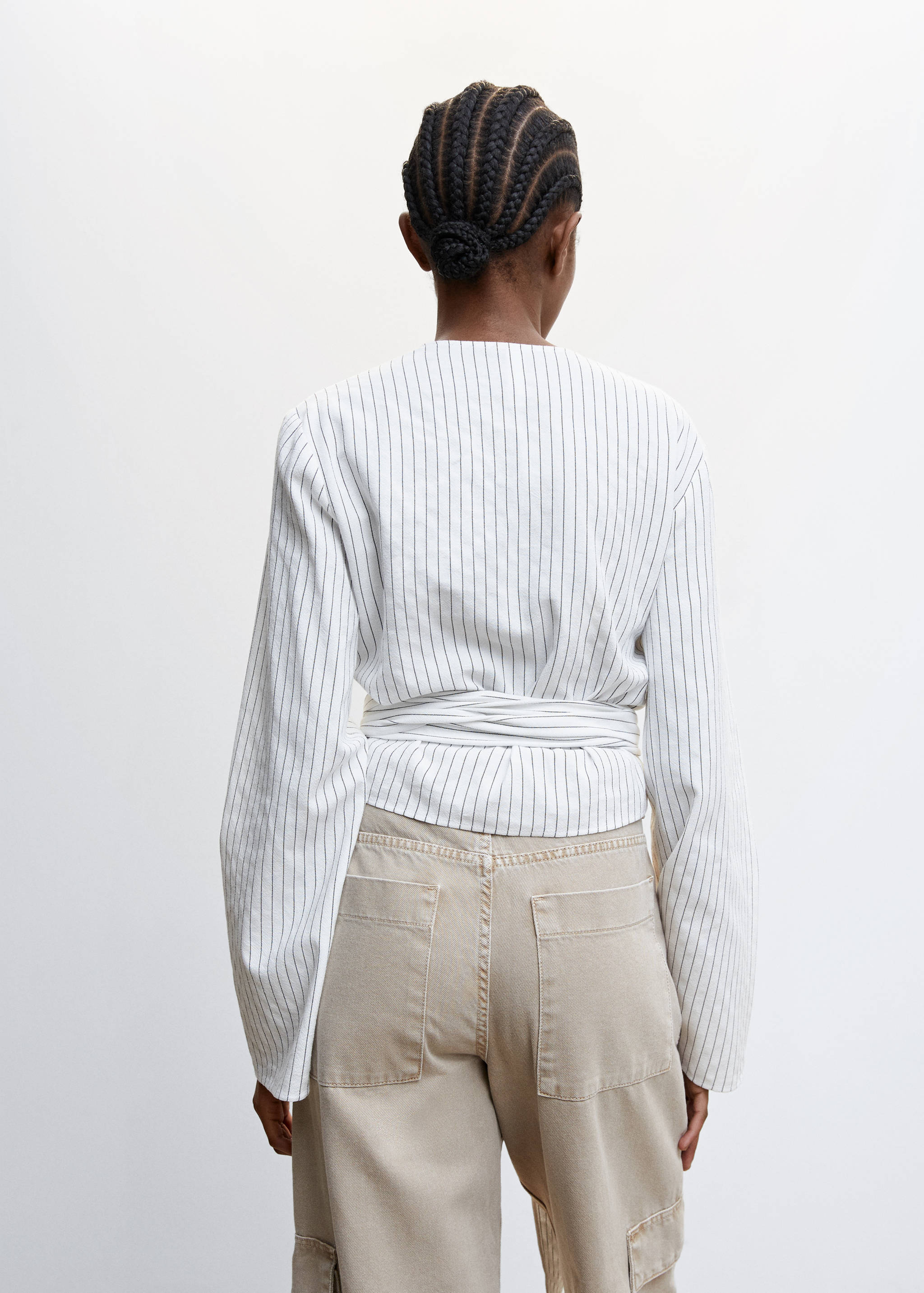 Prugasta bluza s čvorom - Stražnji dio artikla