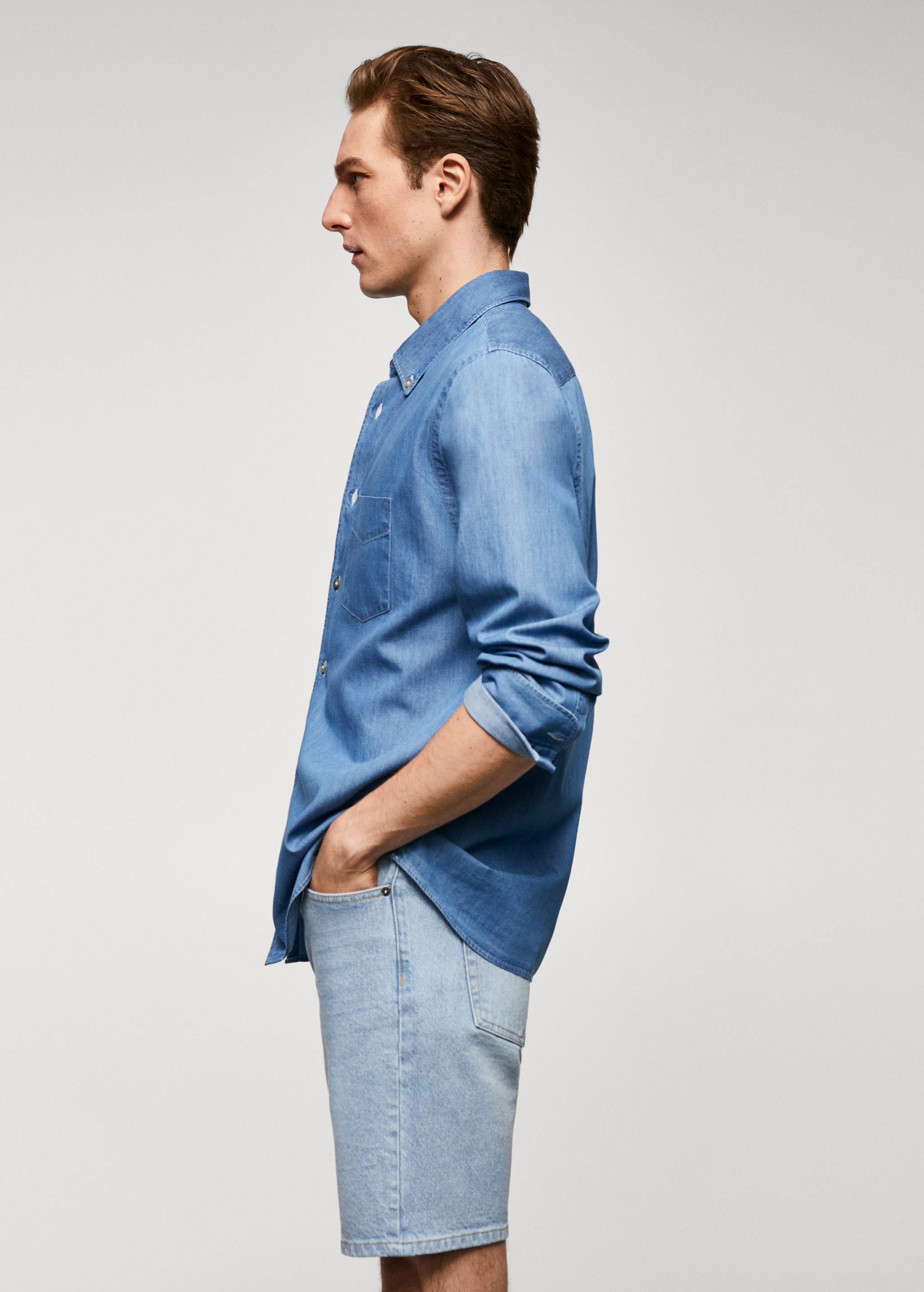 Slim-fit denim skirt with pockets - Details of the article 2