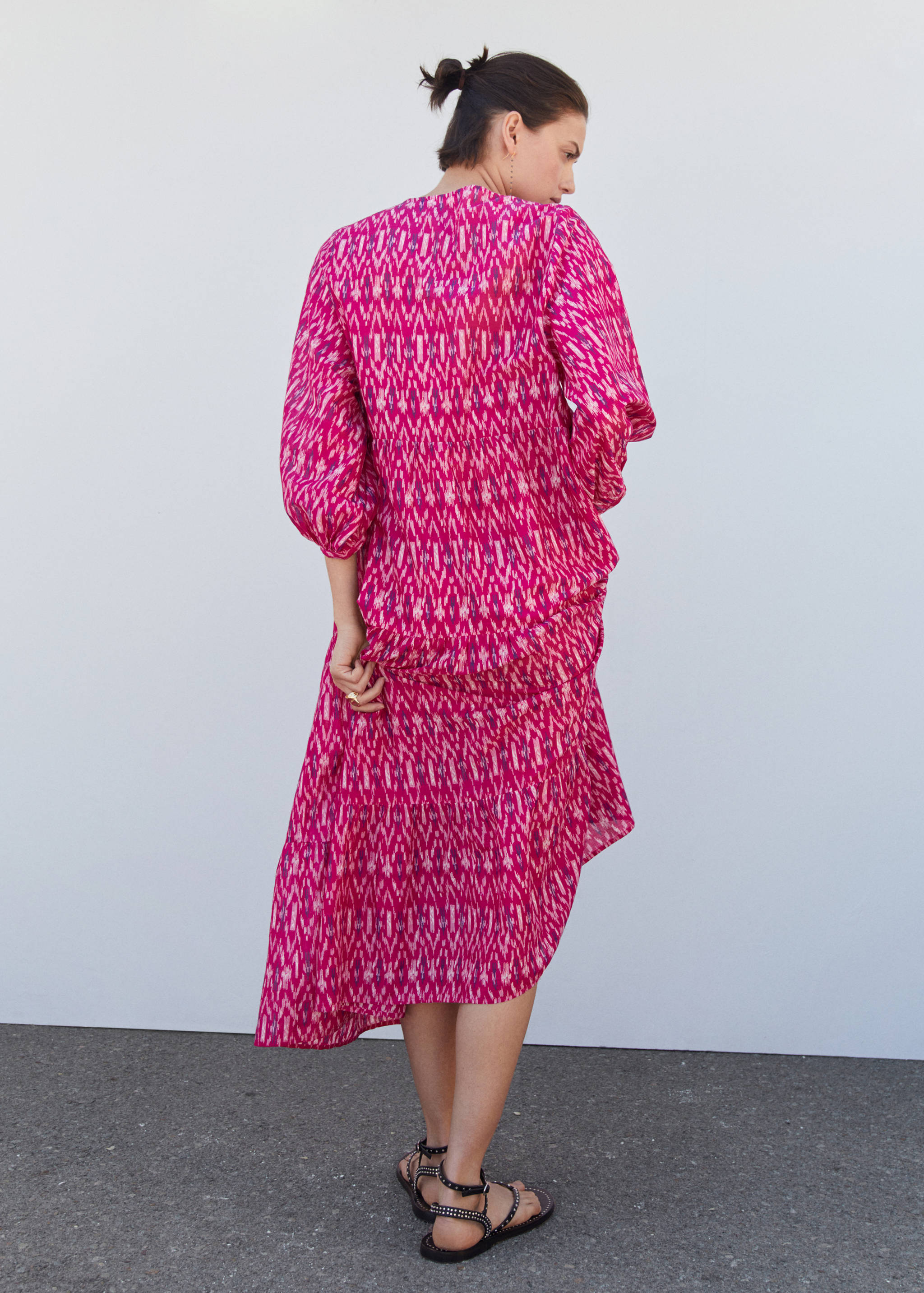 Printed dress with balloon sleeves  - Reverse of the article