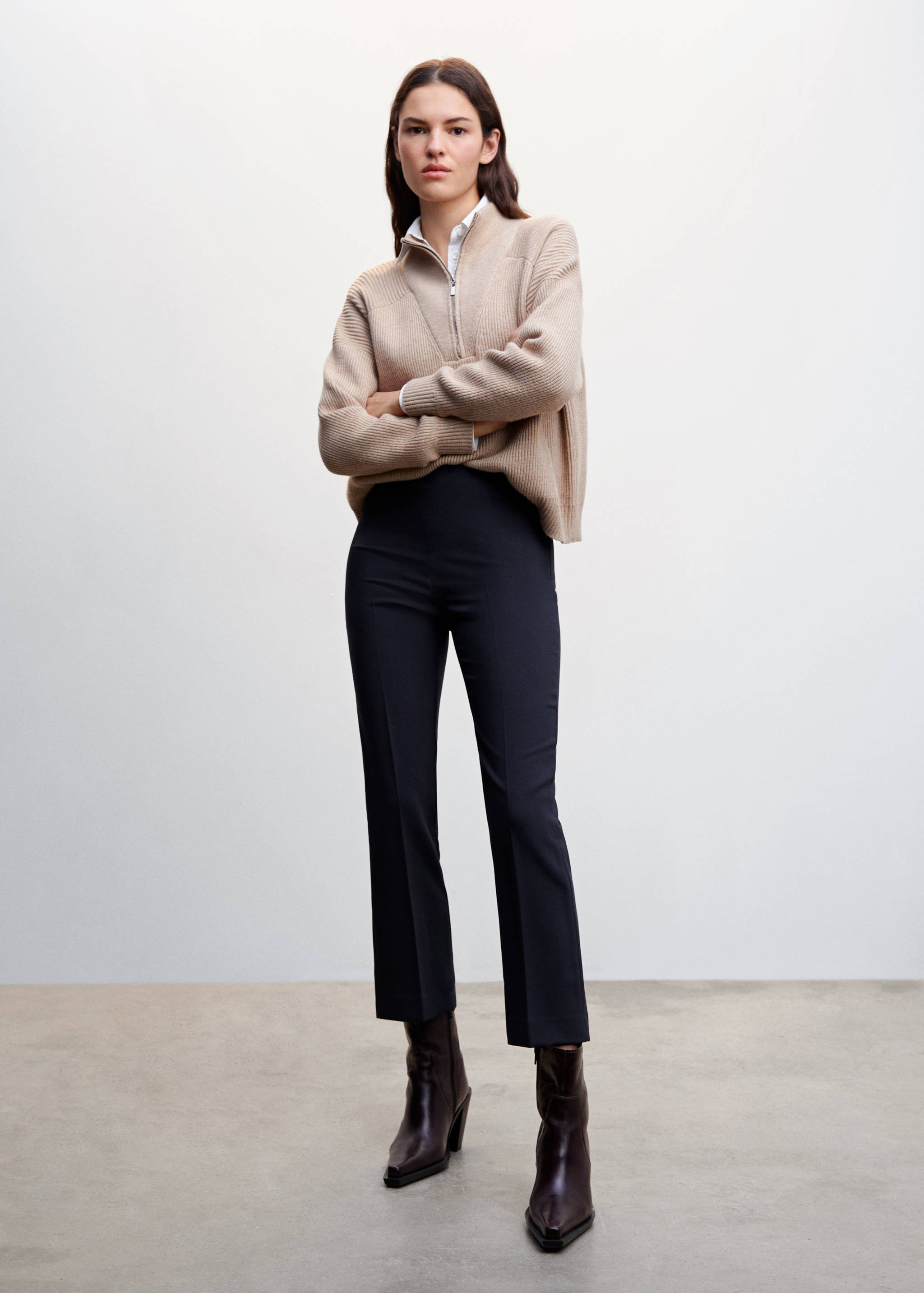 Straight-cut crop trousers - General plane