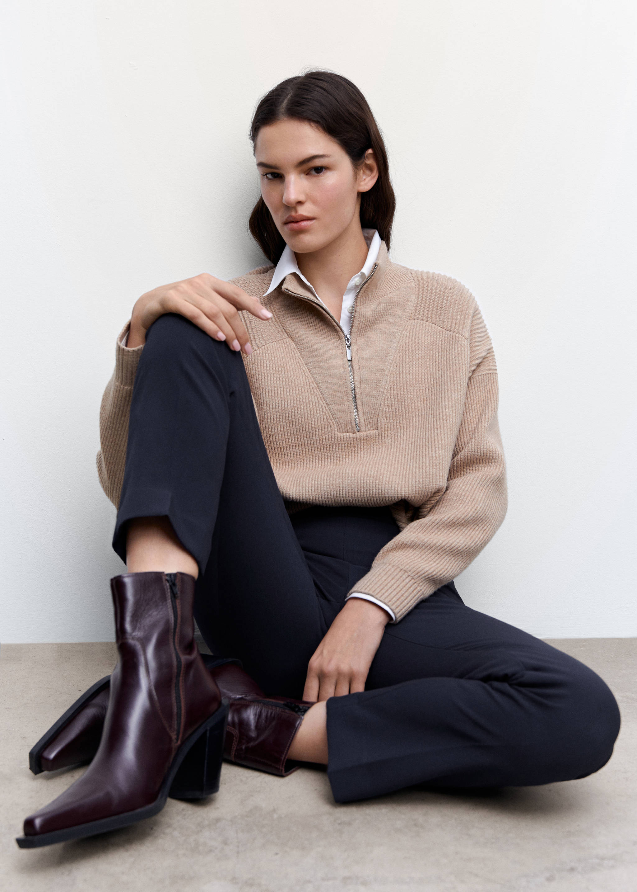 Straight-cut crop trousers - Details of the article 2
