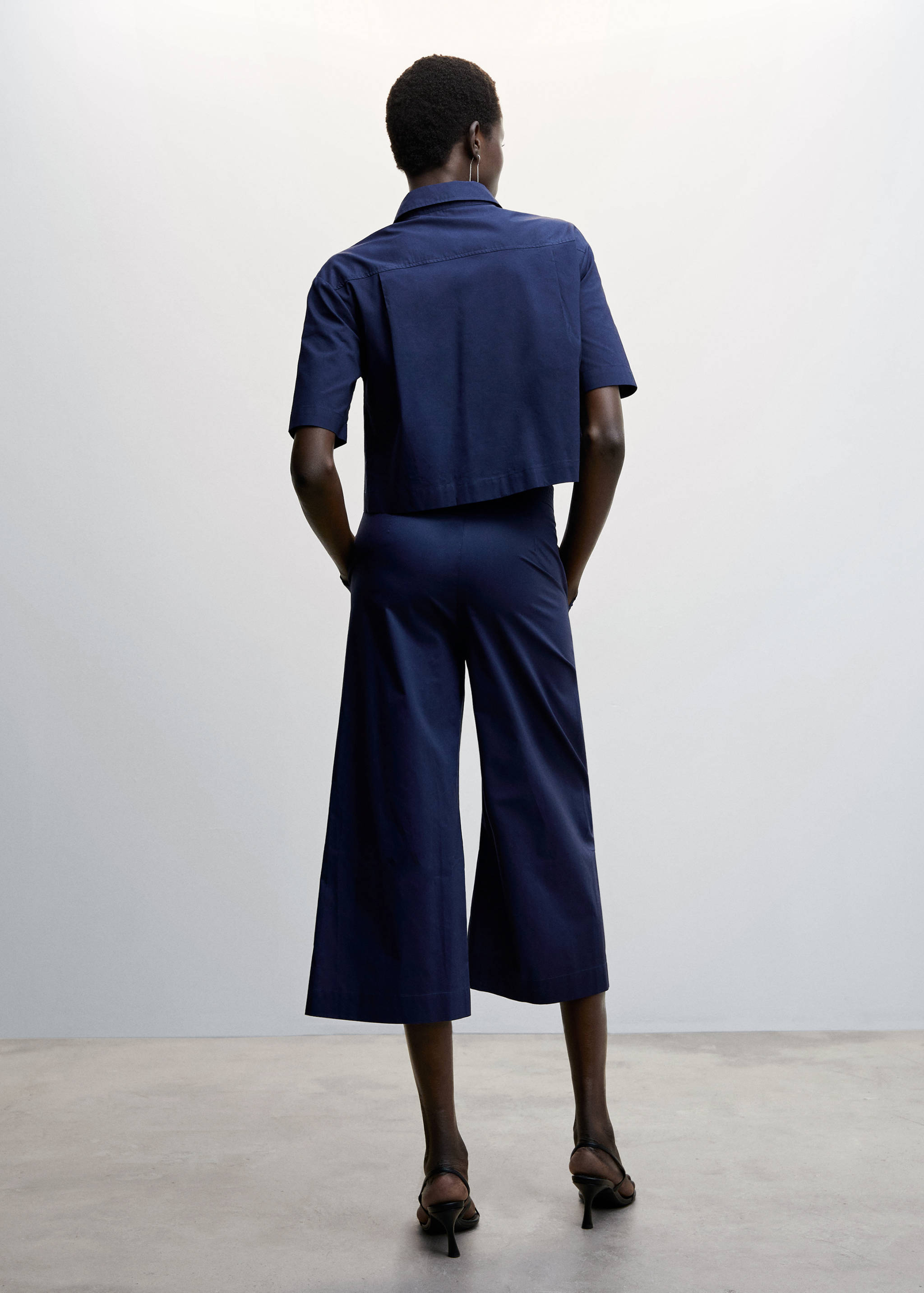 Pleated culottes trousers - Reverse of the article