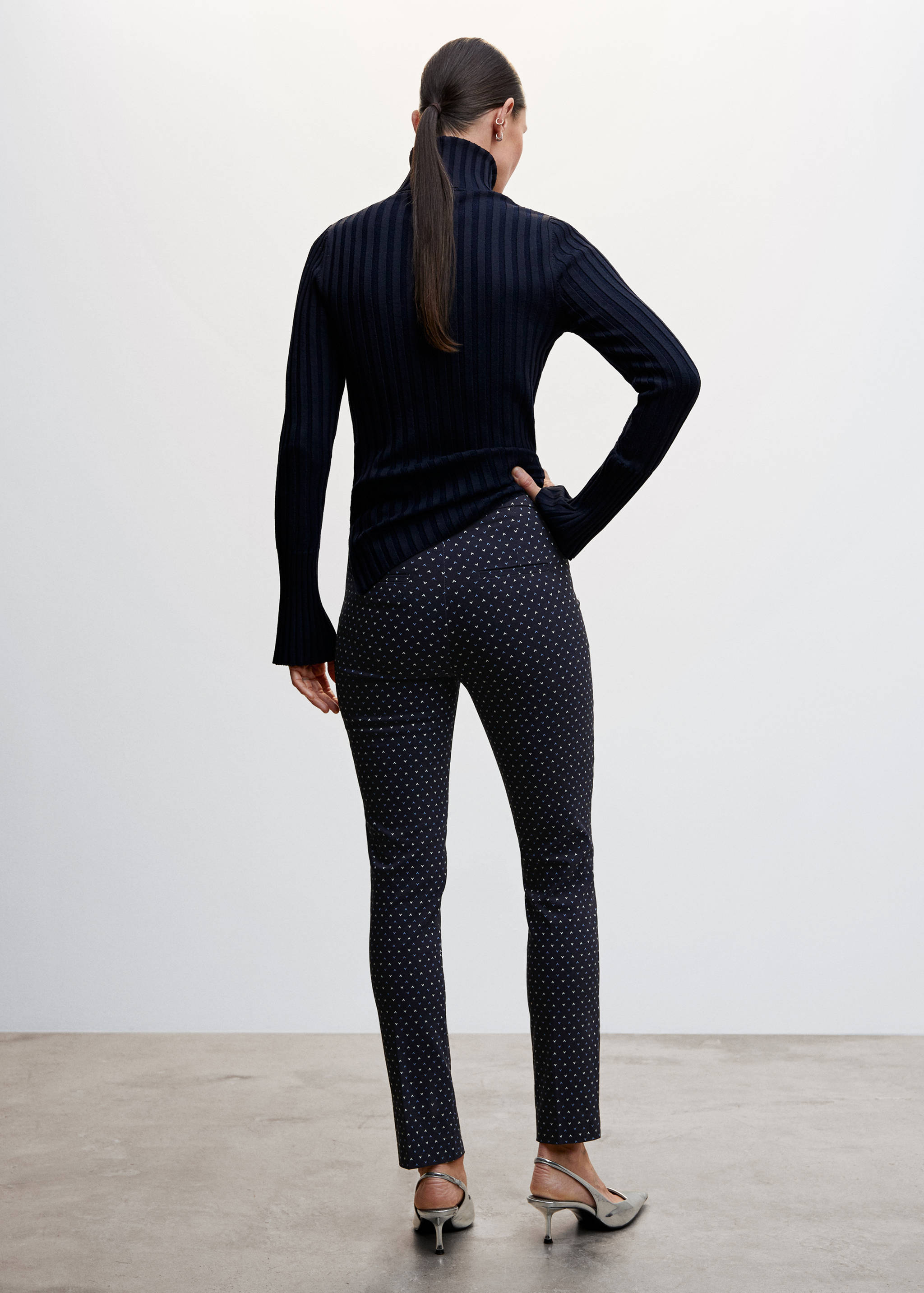 Crop skinny trousers - Reverse of the article