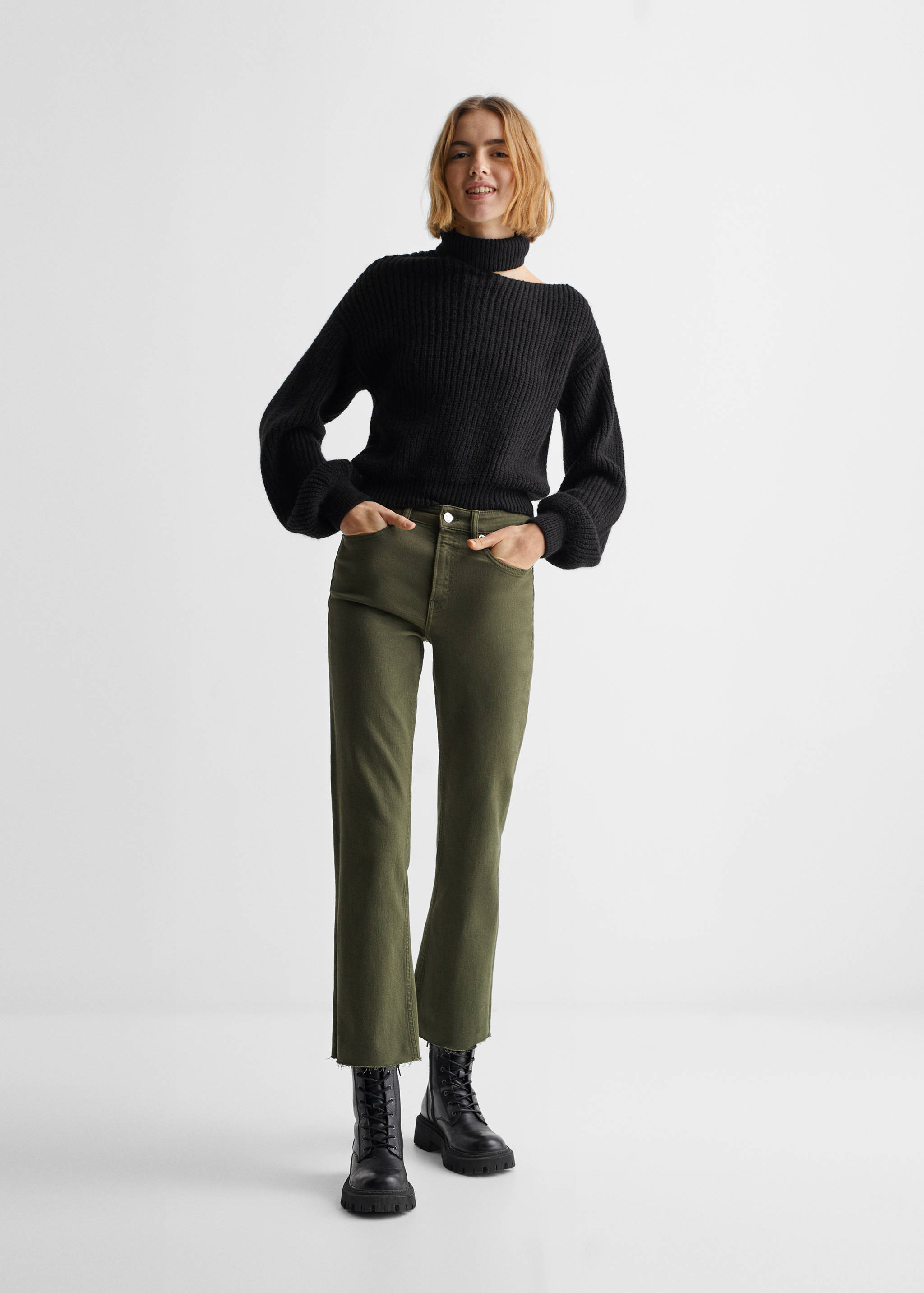 Cut-out neck sweater - General plane
