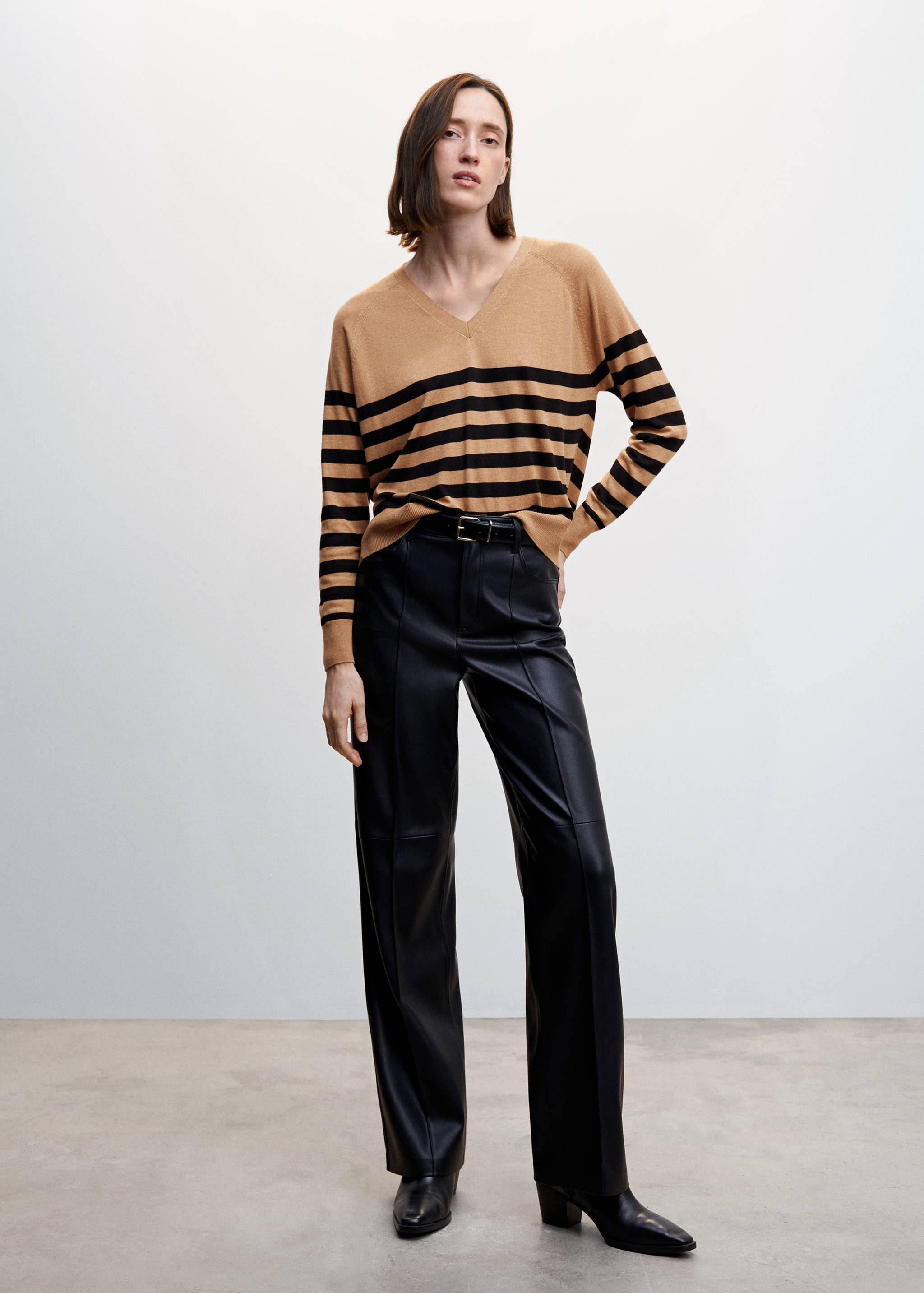 Striped fine-knit sweater - General plane