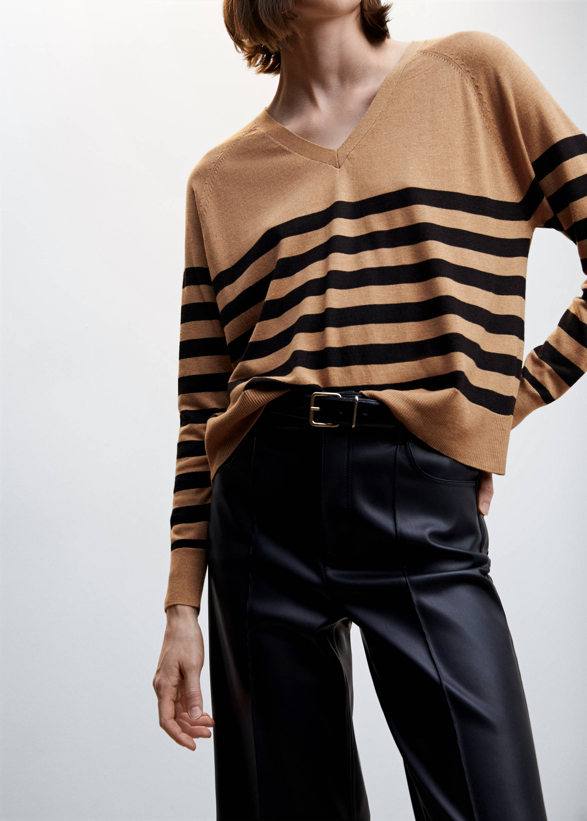 Striped fine-knit sweater - Details of the article 6