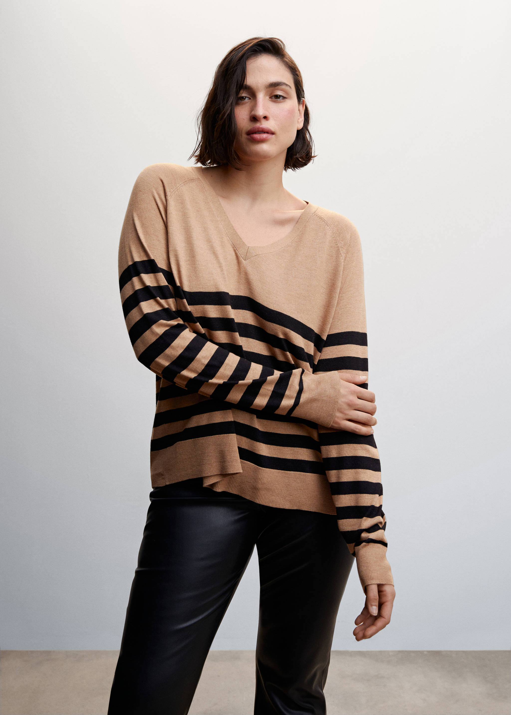 Striped fine-knit sweater - Details of the article 5