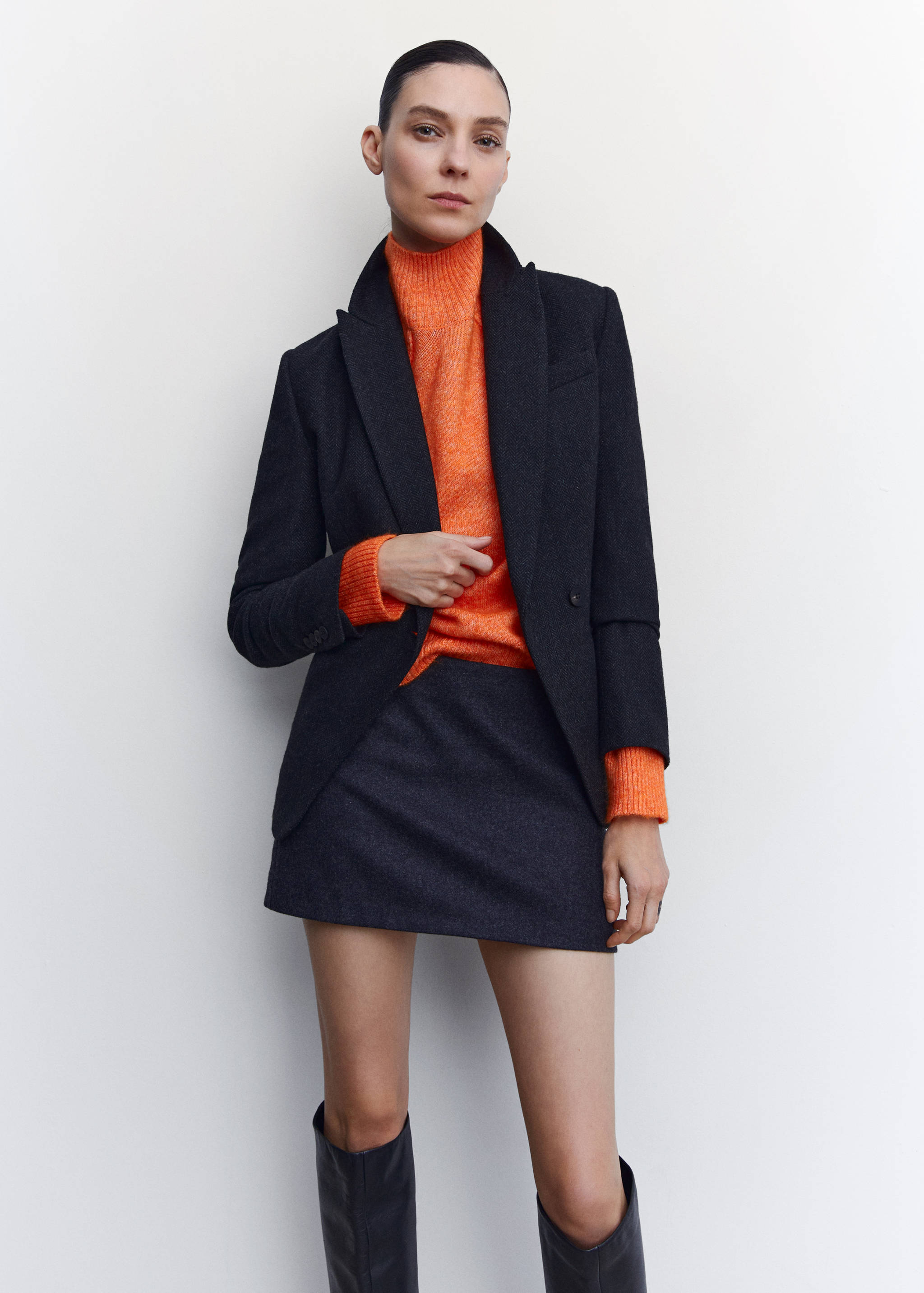 Turtleneck sweater with seams - Details of the article 2