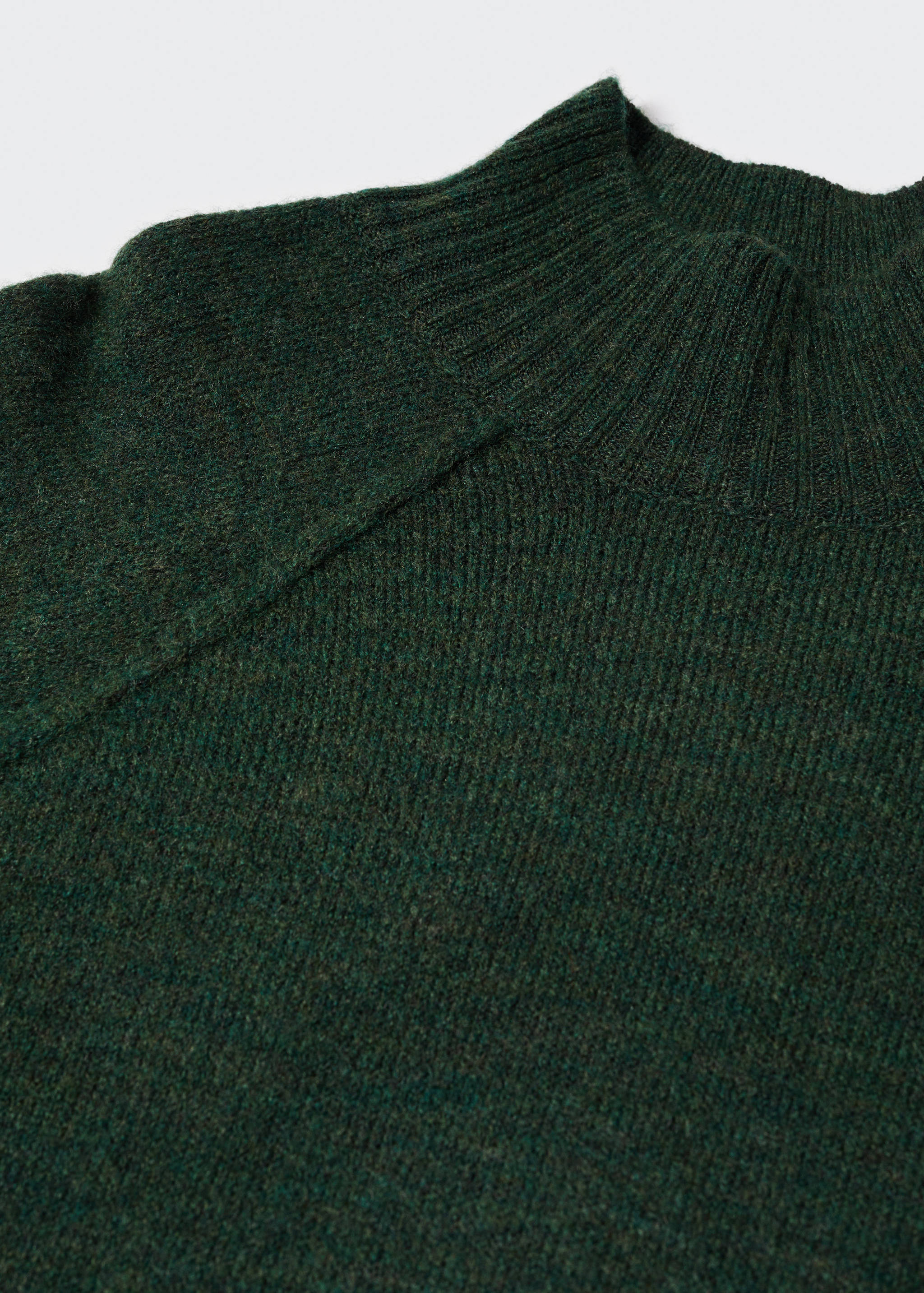 Turtleneck sweater with seams - Details of the article 8