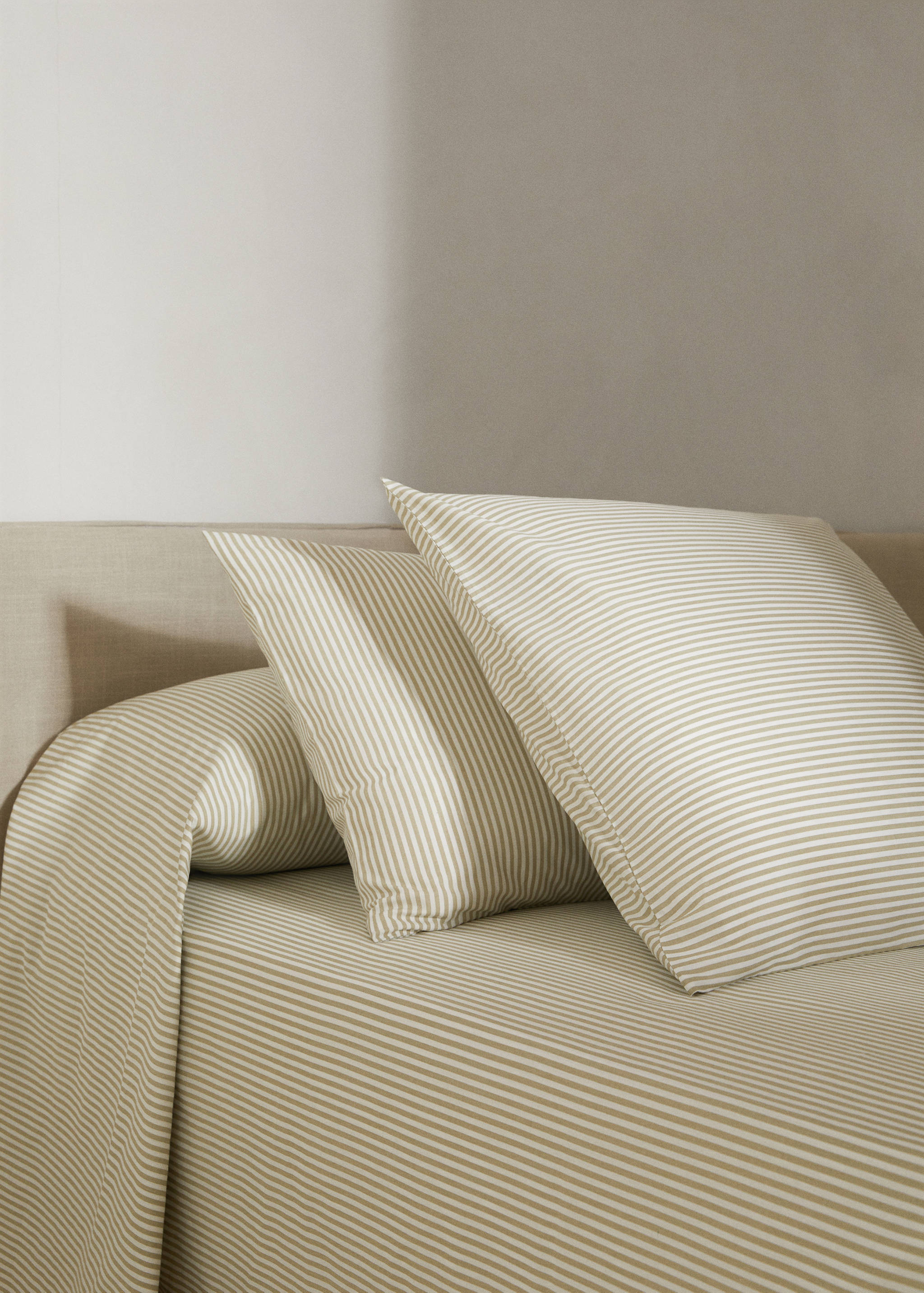 Striped print pillow case 45x110cm - General plane