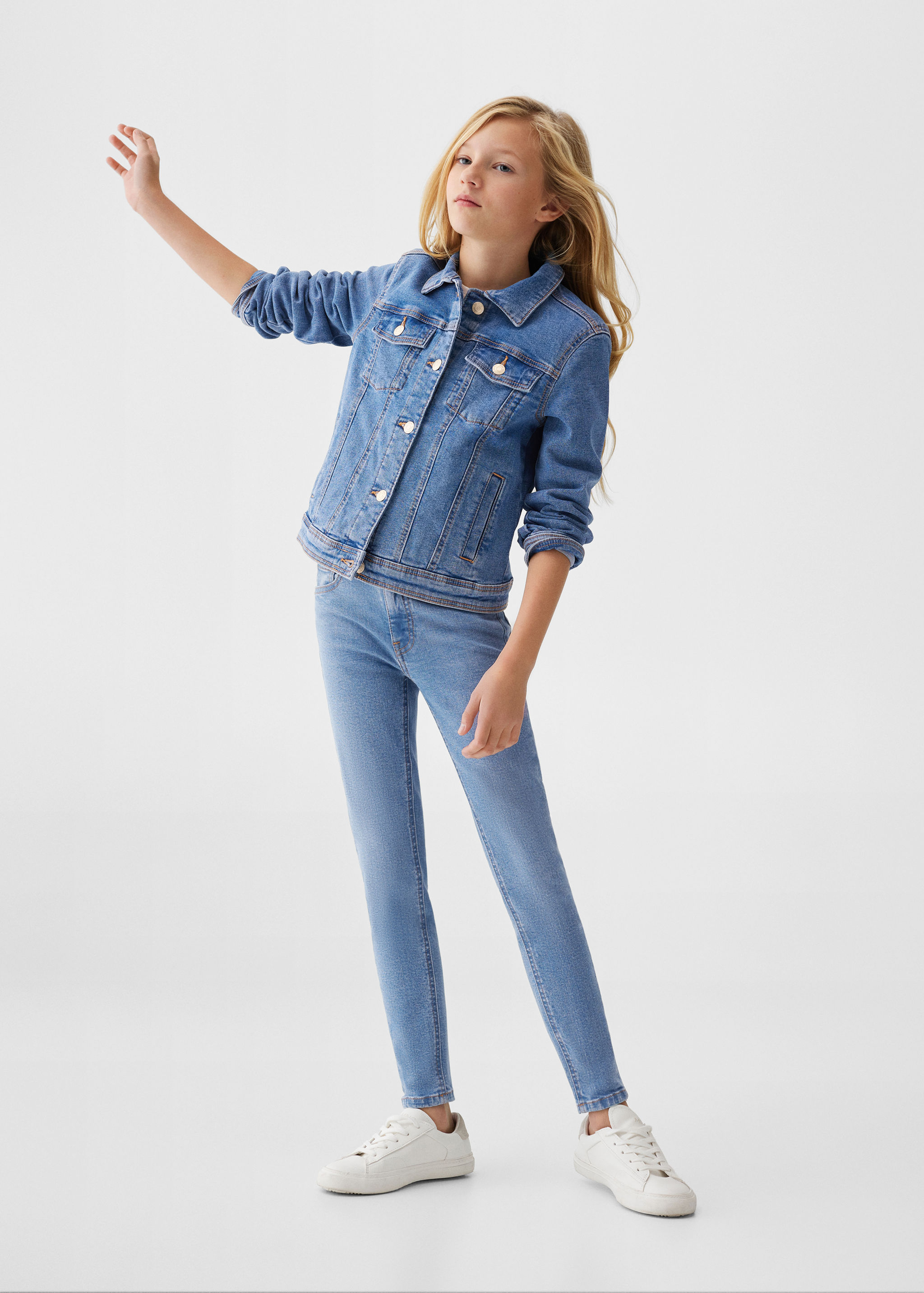 Jeansjacke mit Taschen - Allgemeine Ansicht