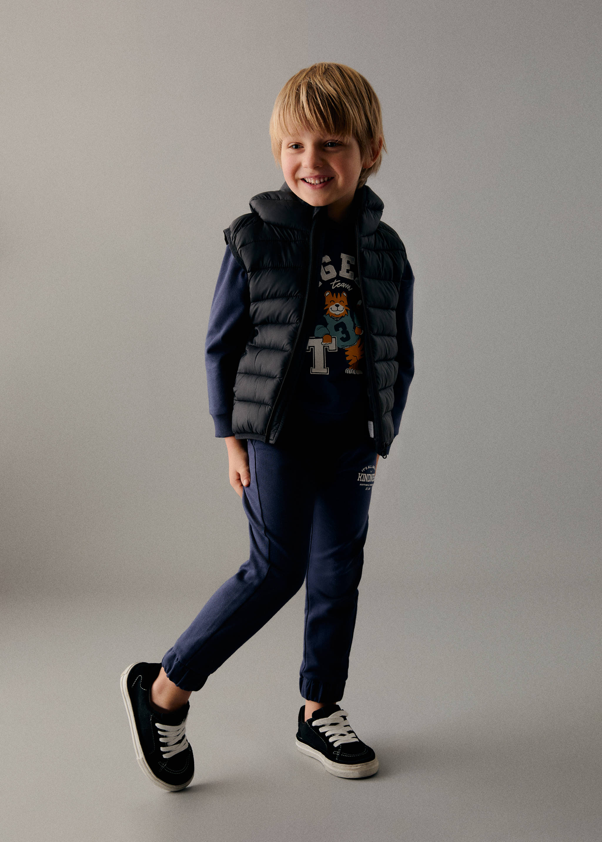 Gilet matelassé à capuche - Plan général