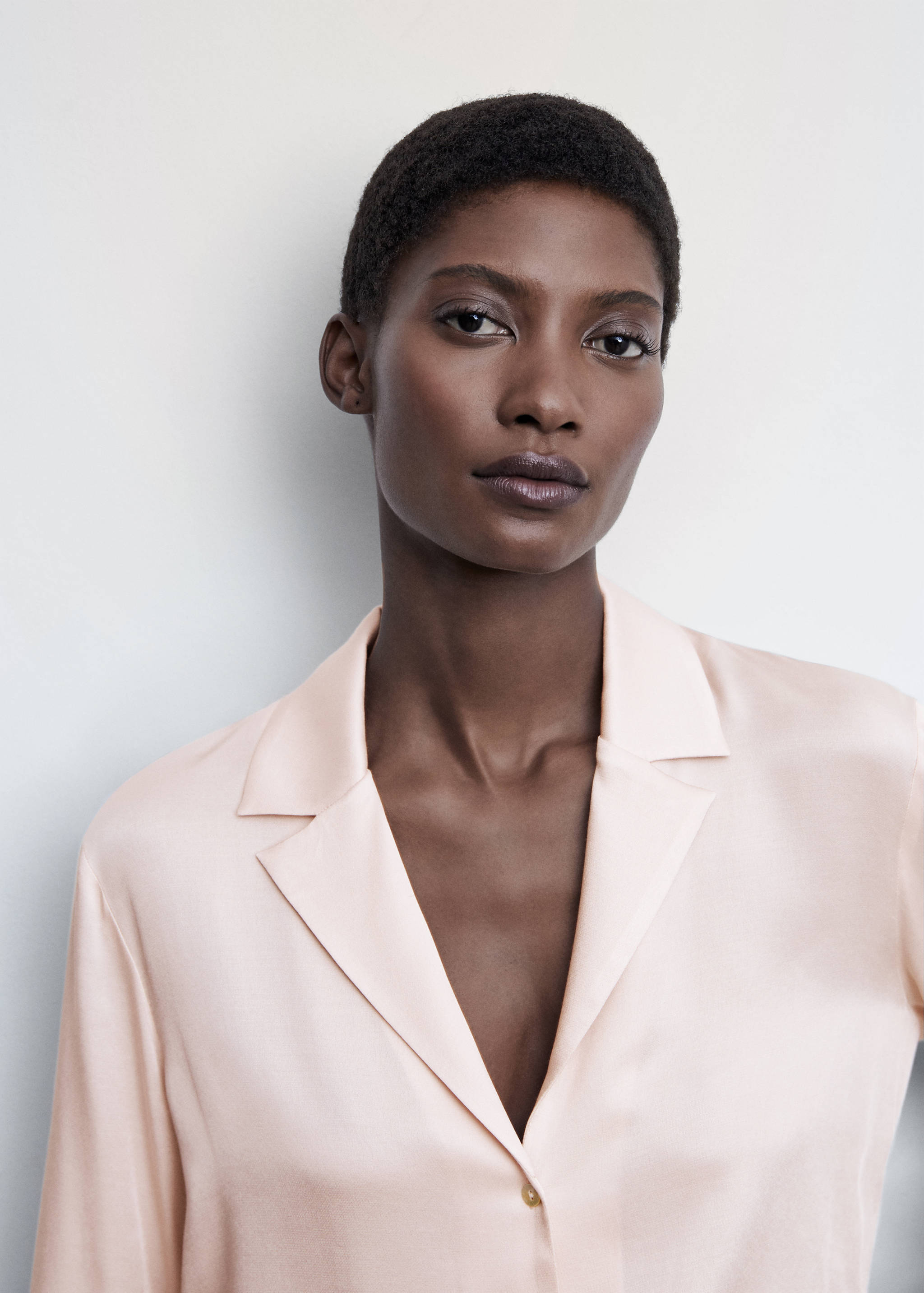 Lapels flowy shirt - Details of the article 1