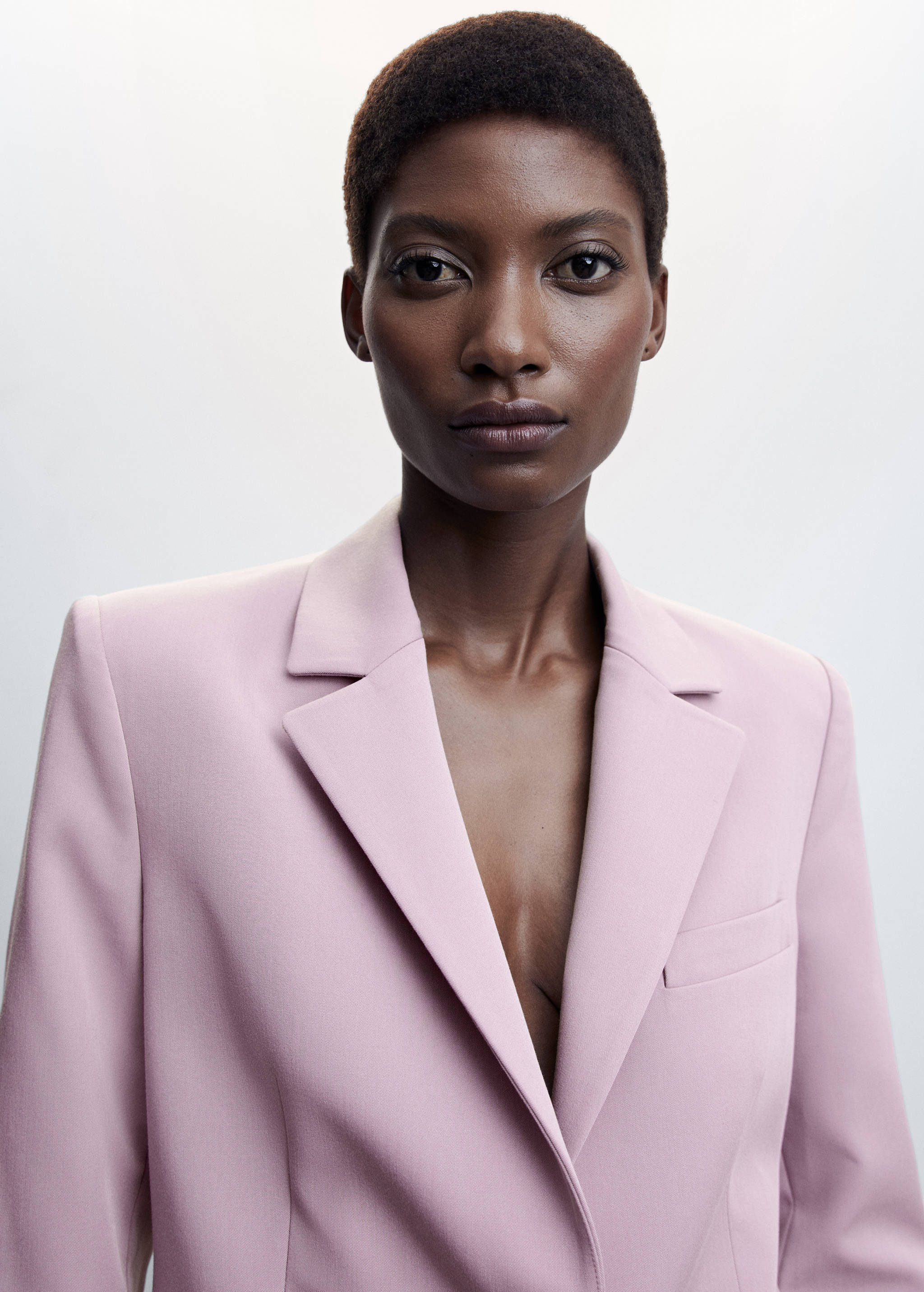 Colbert met knoop - Detail van het artikel 1