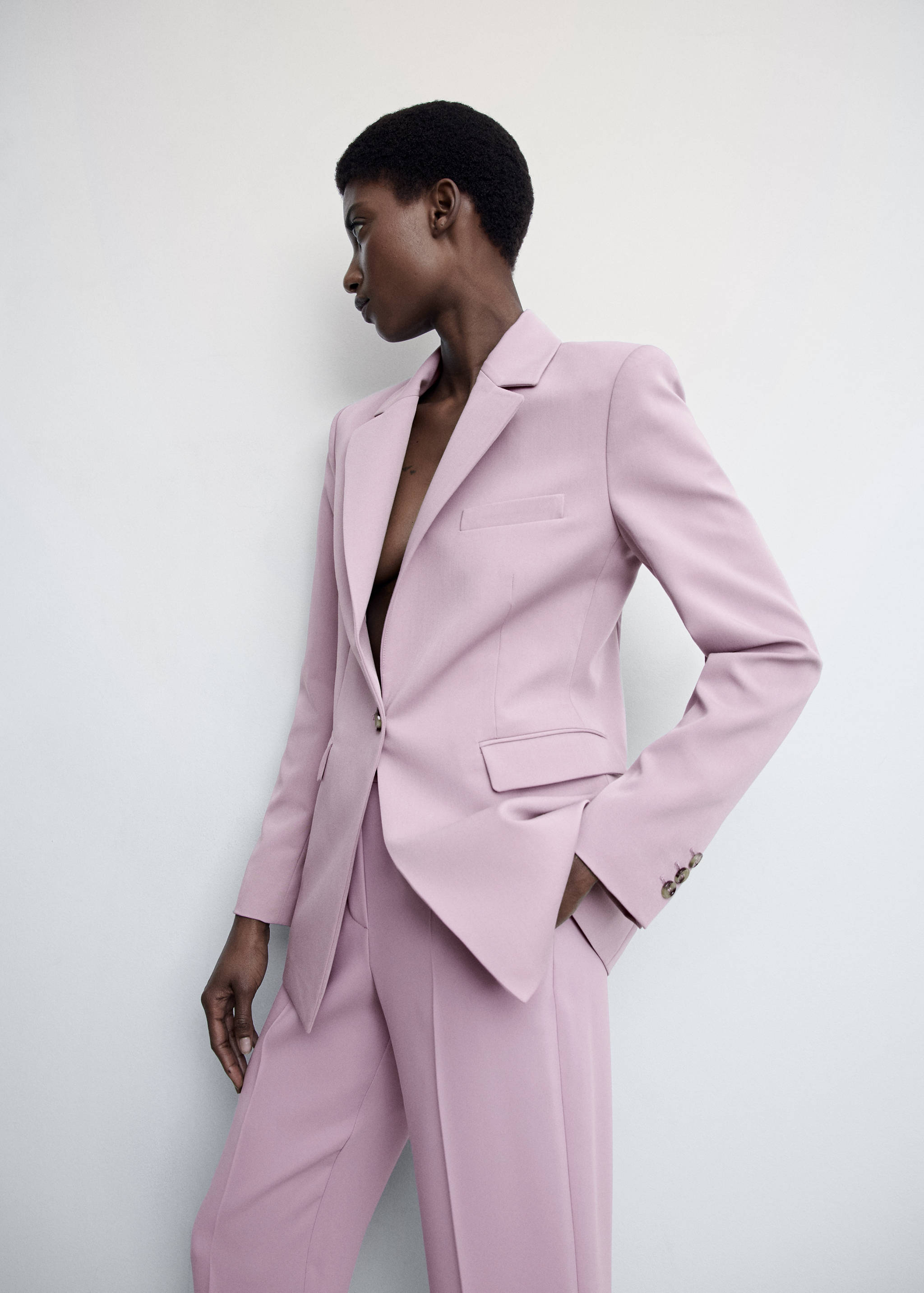 Colbert met knoop - Detail van het artikel 2