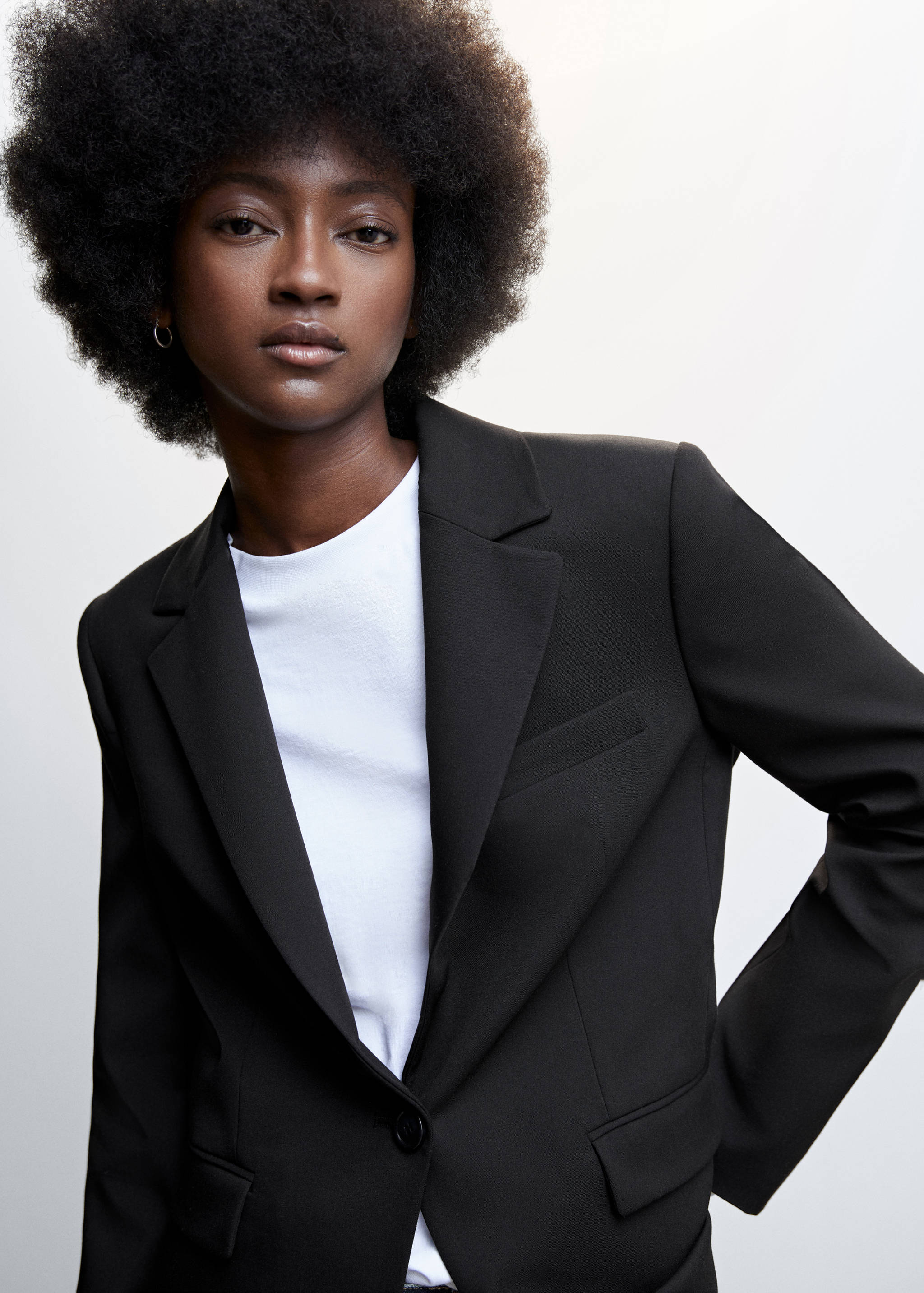 Colbert met knoop - Detail van het artikel 1