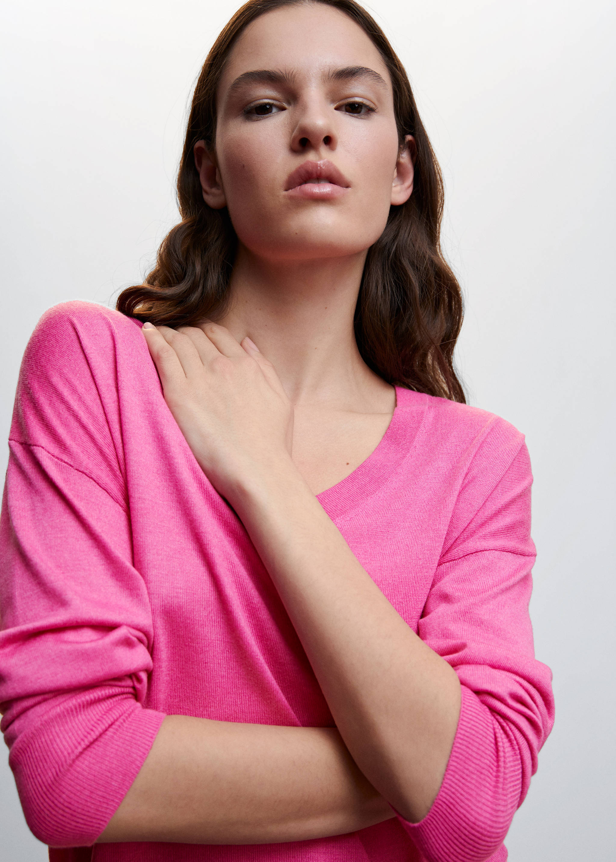 V-neck pullover with slits - Details of the article 1