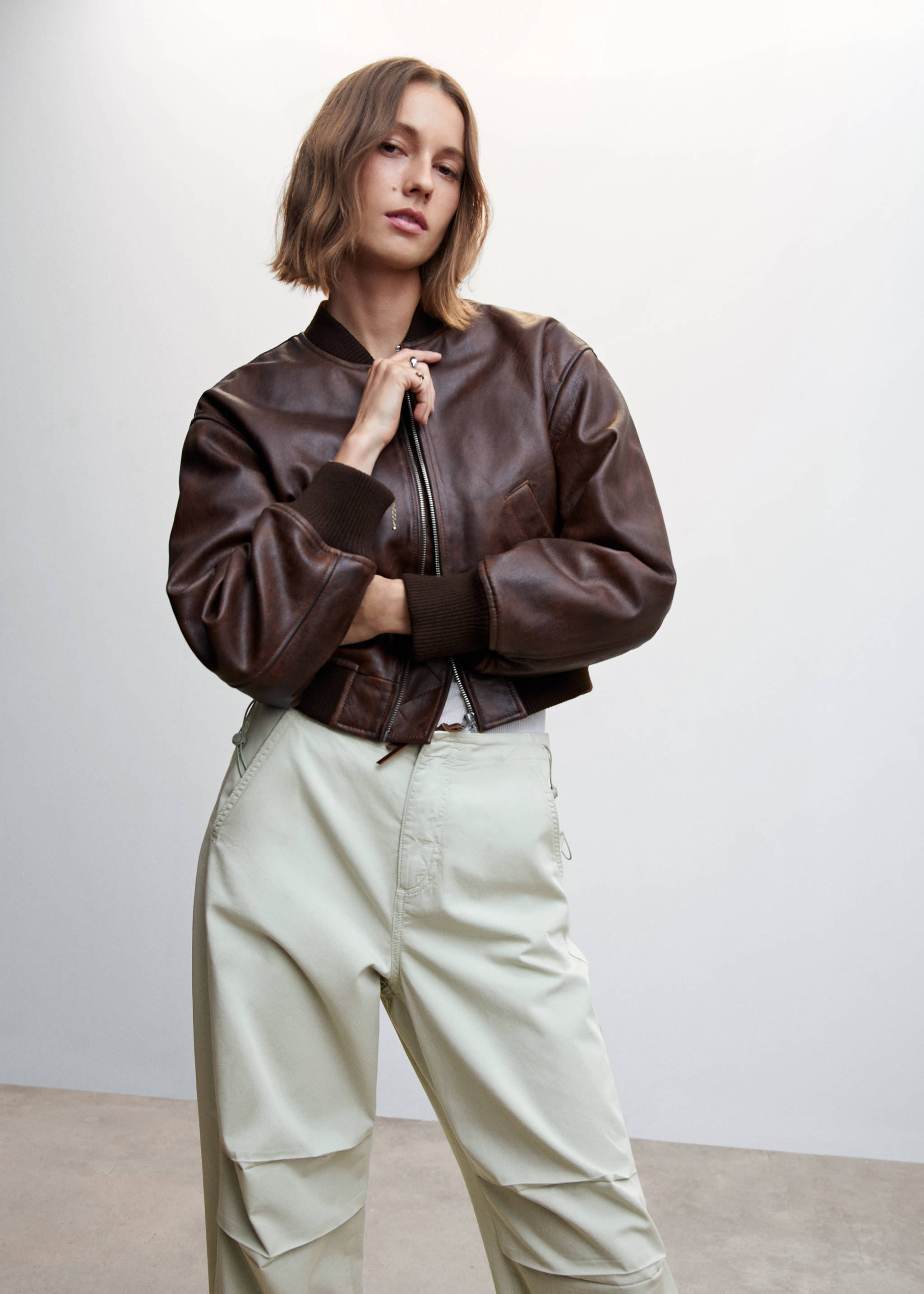 Calças à paraquedista - Pormenor do artigo 1